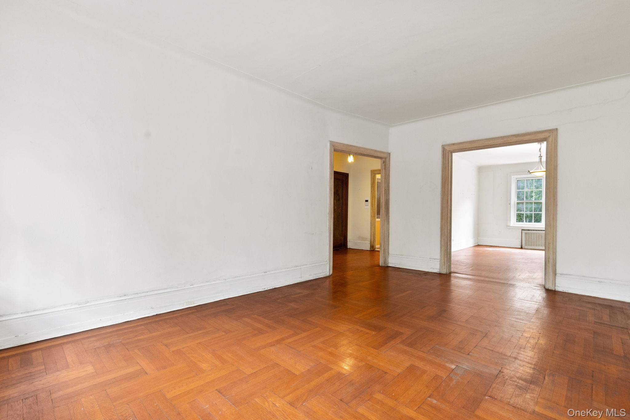 #11 photo, 525 W 238th Street, Bronx , NY 10463