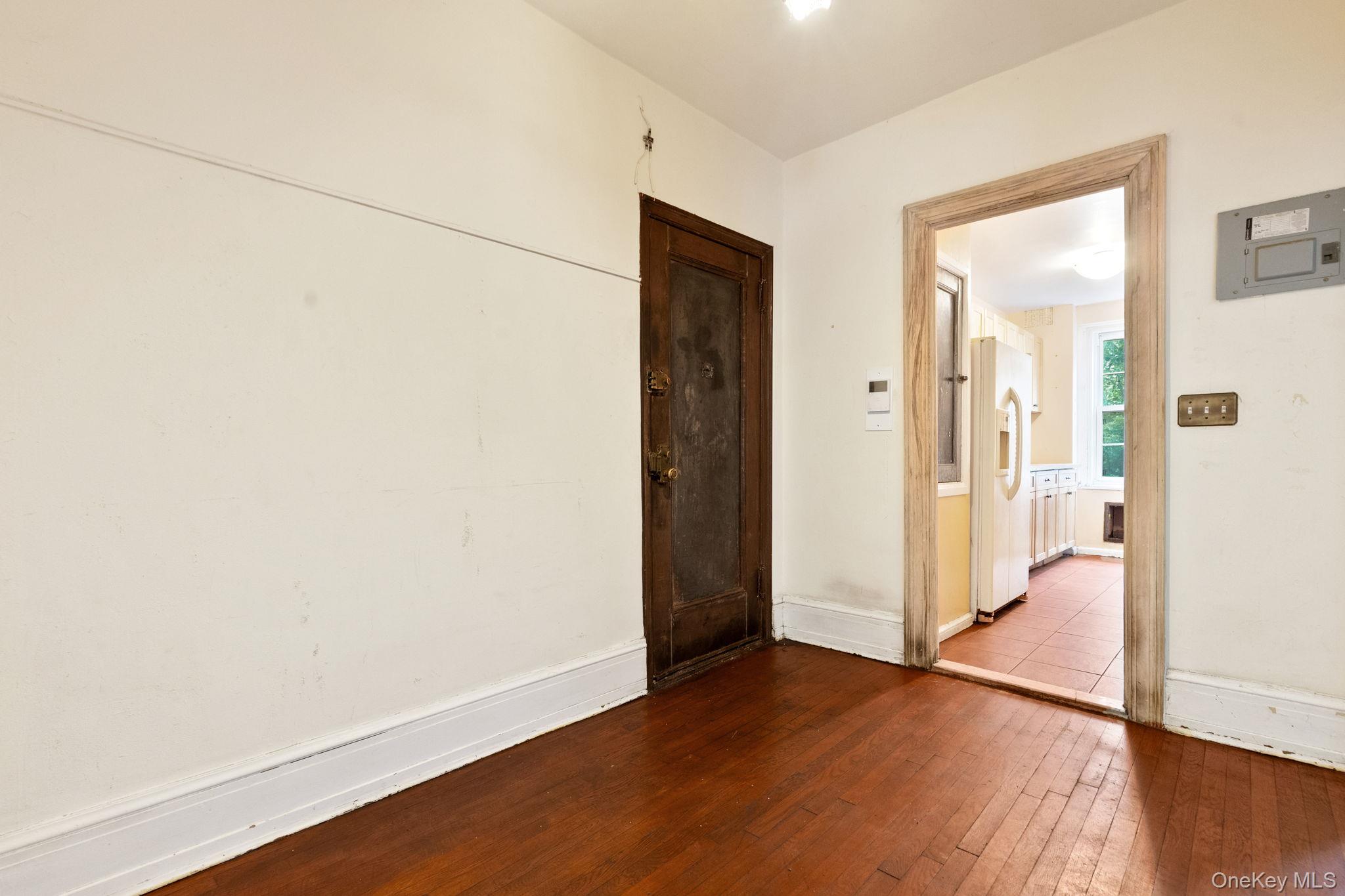 #12 photo, 525 W 238th Street, Bronx , NY 10463