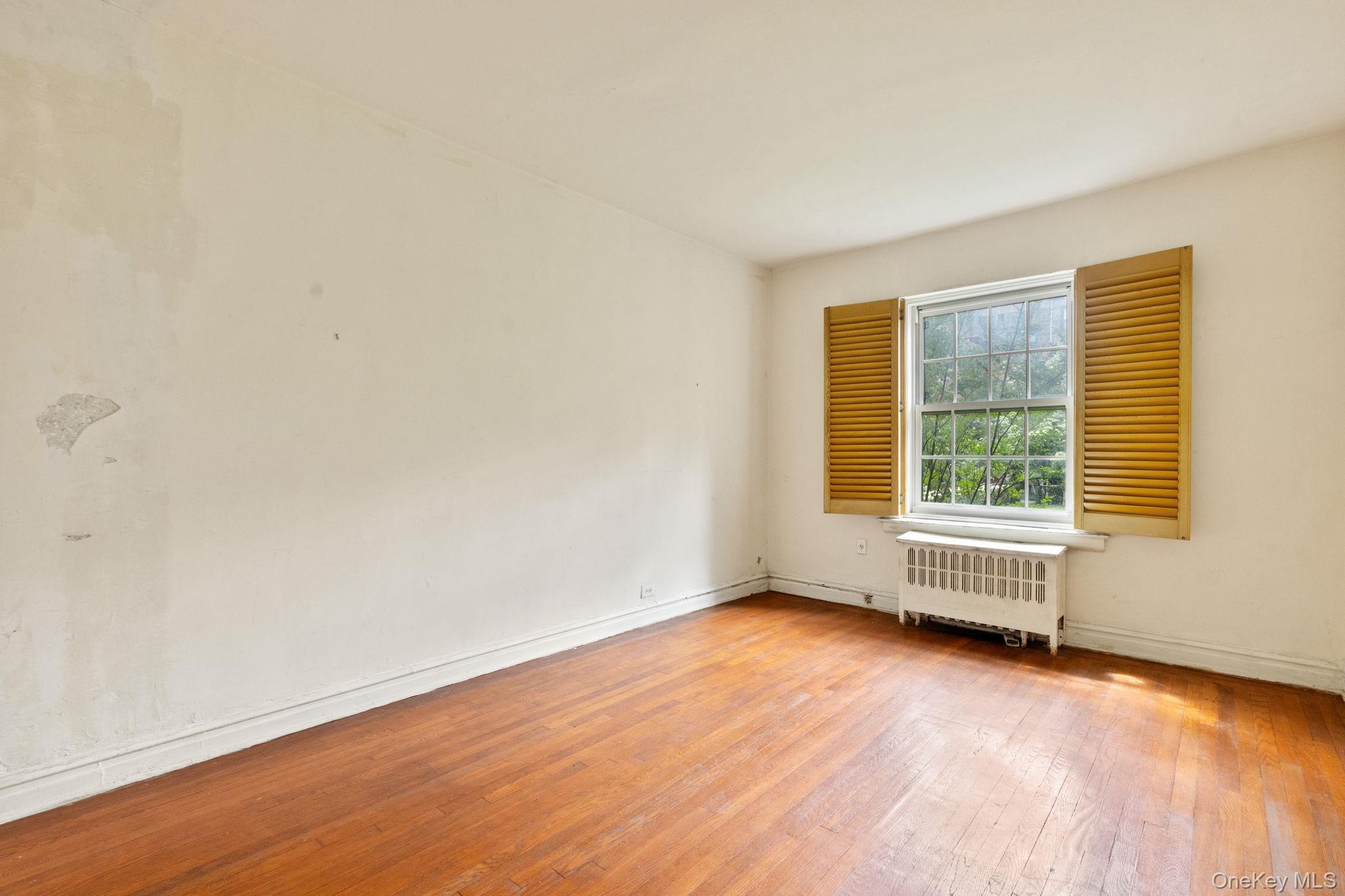 #20 photo, 525 W 238th Street, Bronx , NY 10463