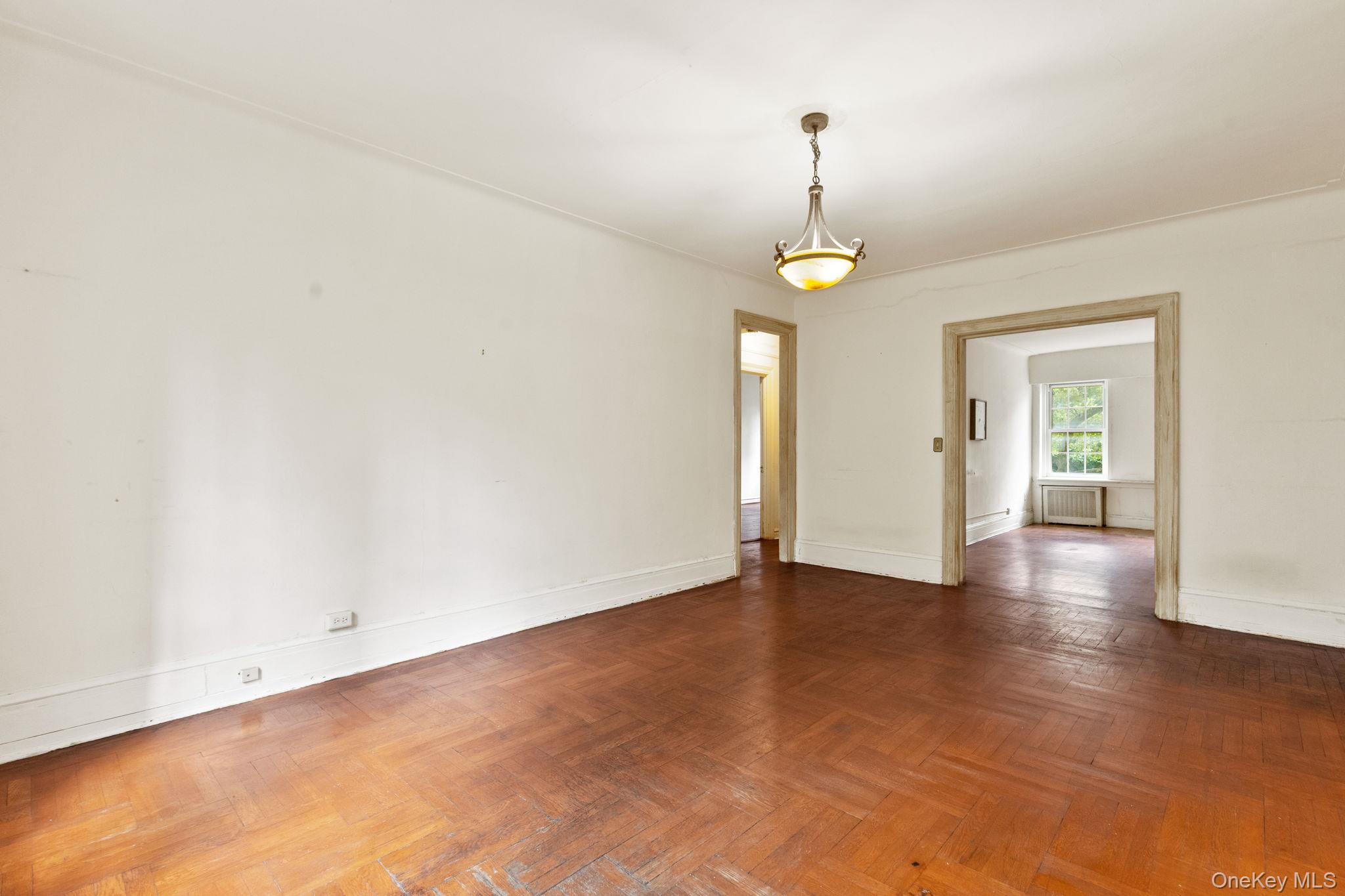 #7 photo, 525 W 238th Street, Bronx , NY 10463