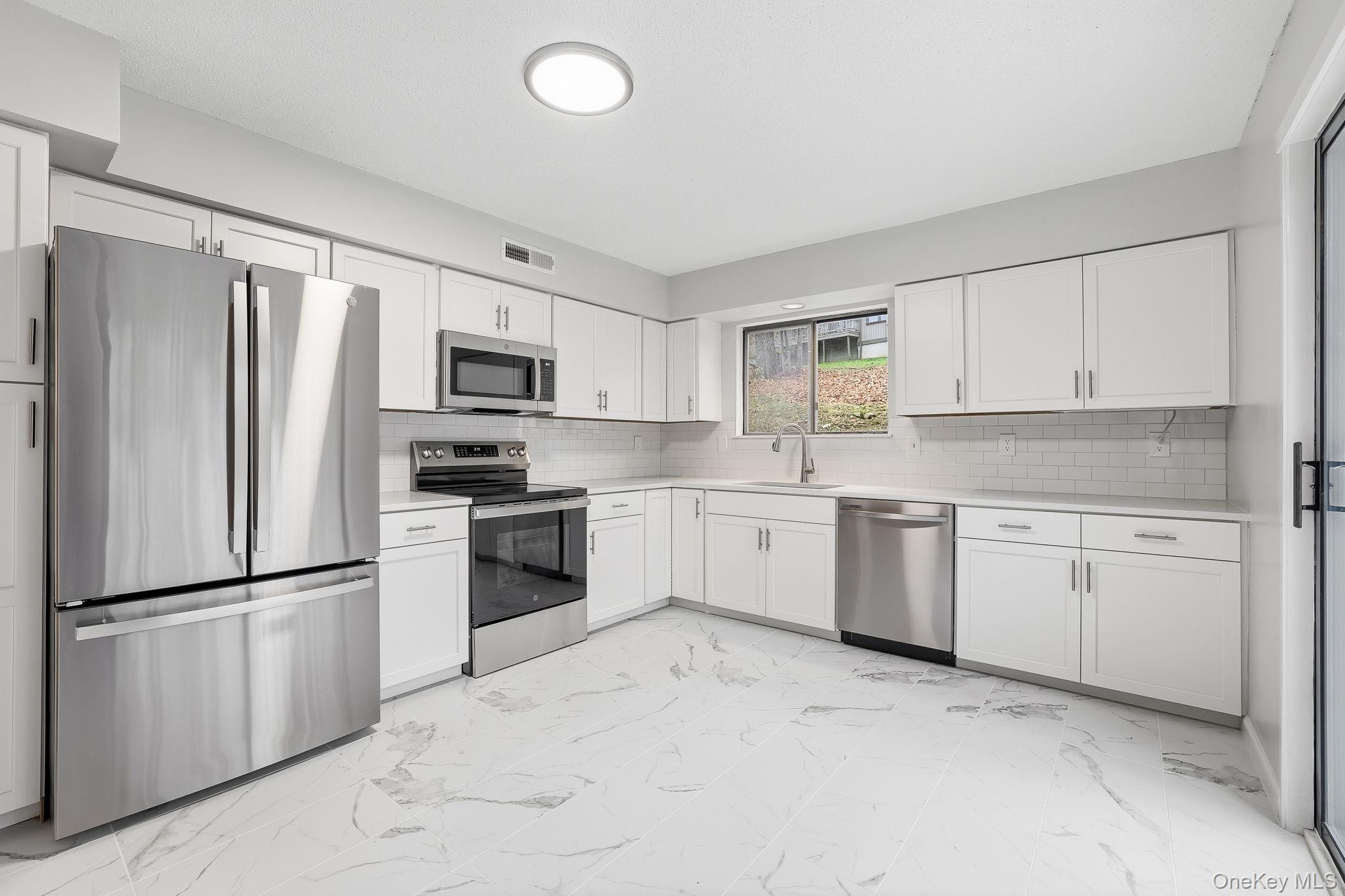 #7 photo, 390 Heritage Hills, Somers , NY 10589