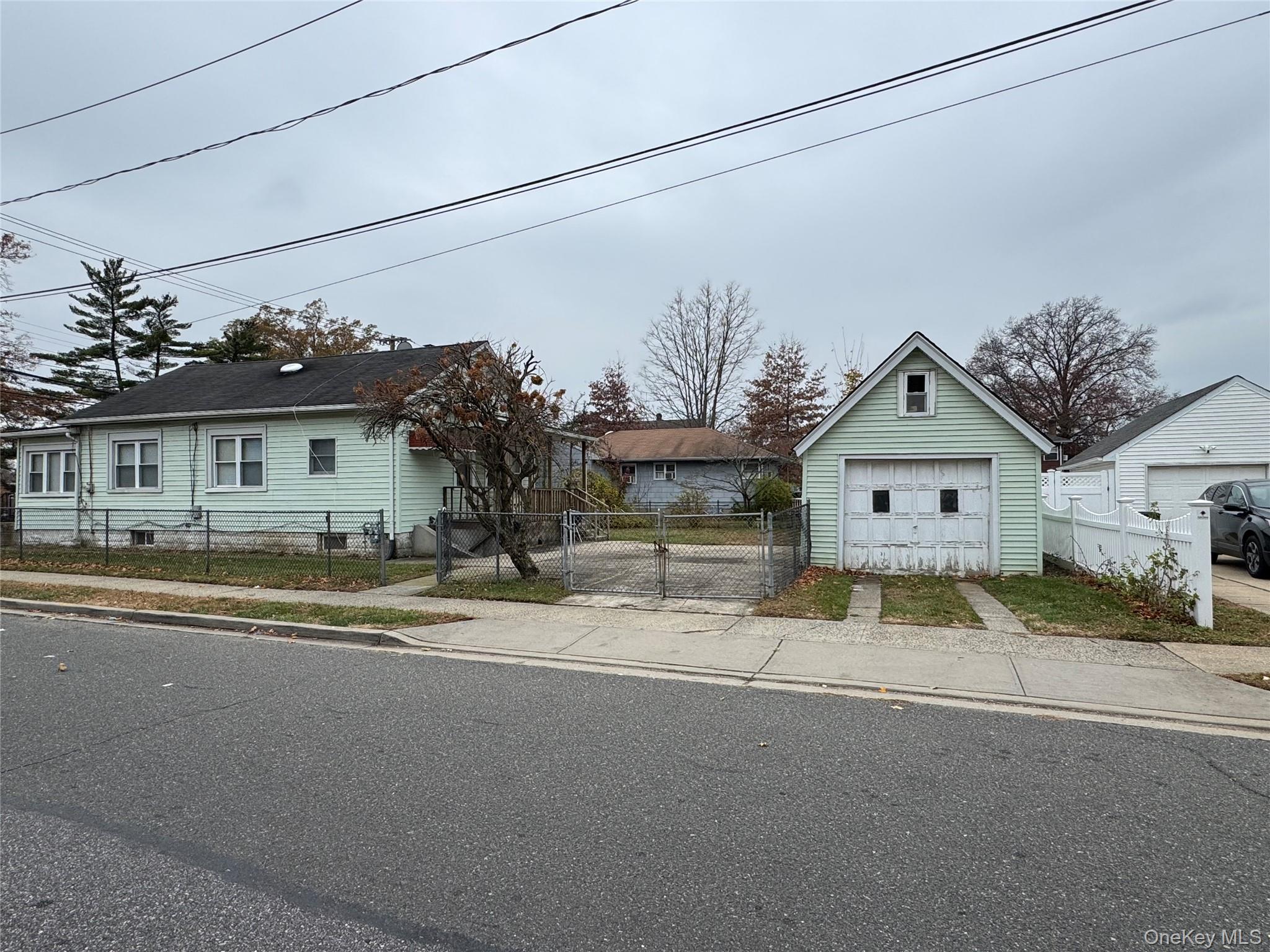#4 photo, 1233 Front Street, Uniondale , NY 11553