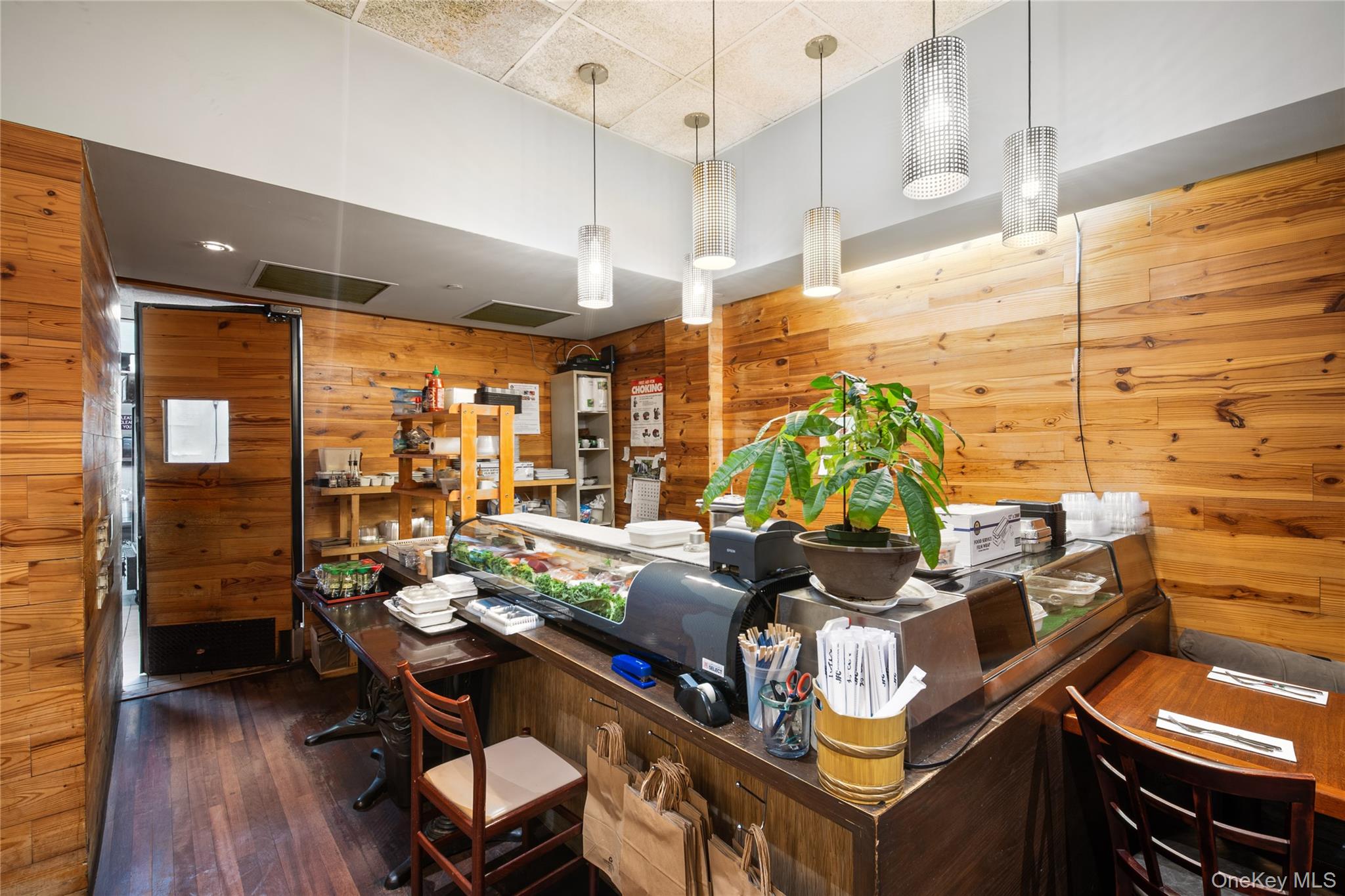 #10 photo, 77 Middle Neck Rd, Great Neck , NY 11021