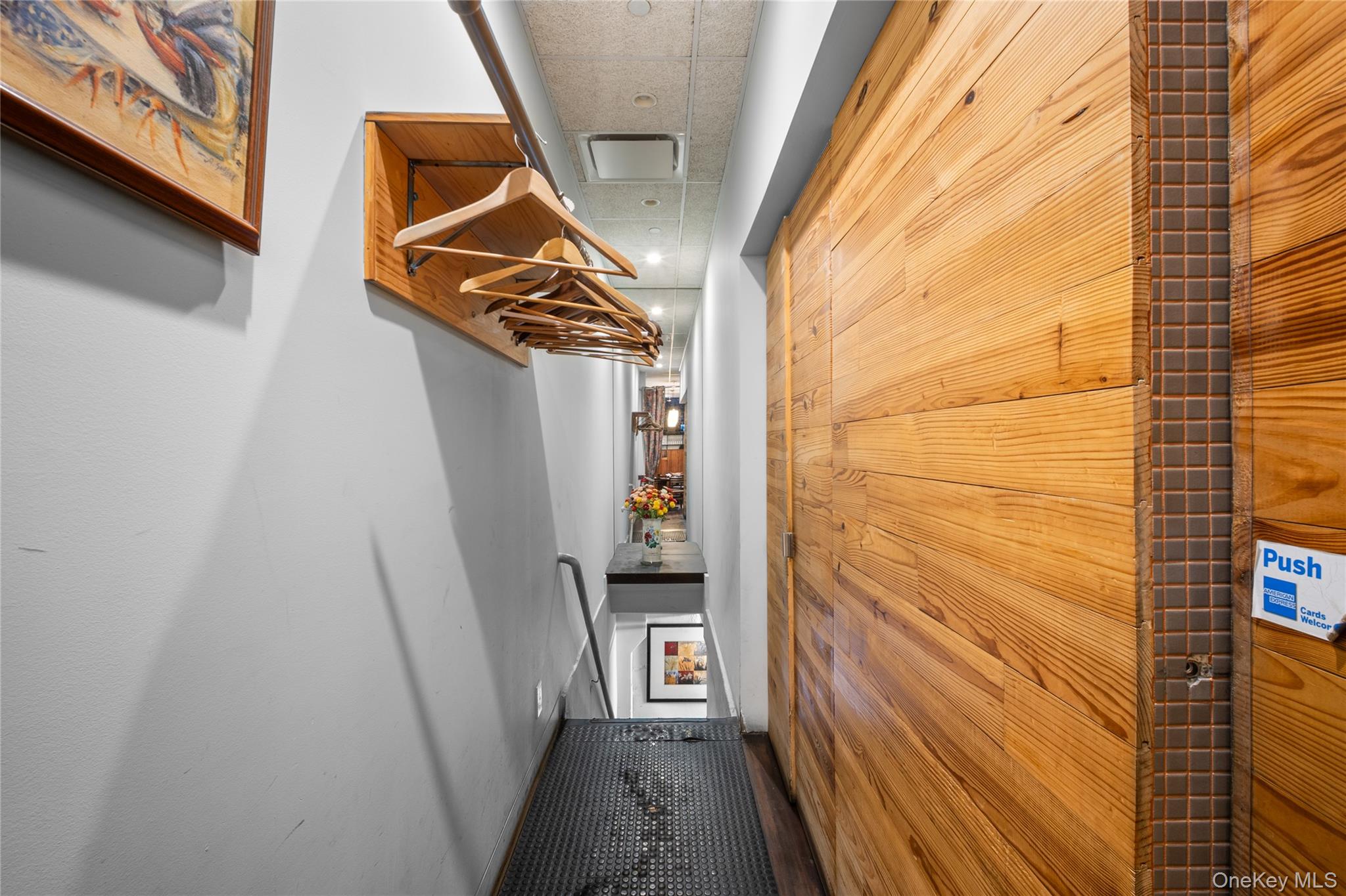 #13 photo, 77 Middle Neck Rd, Great Neck , NY 11021