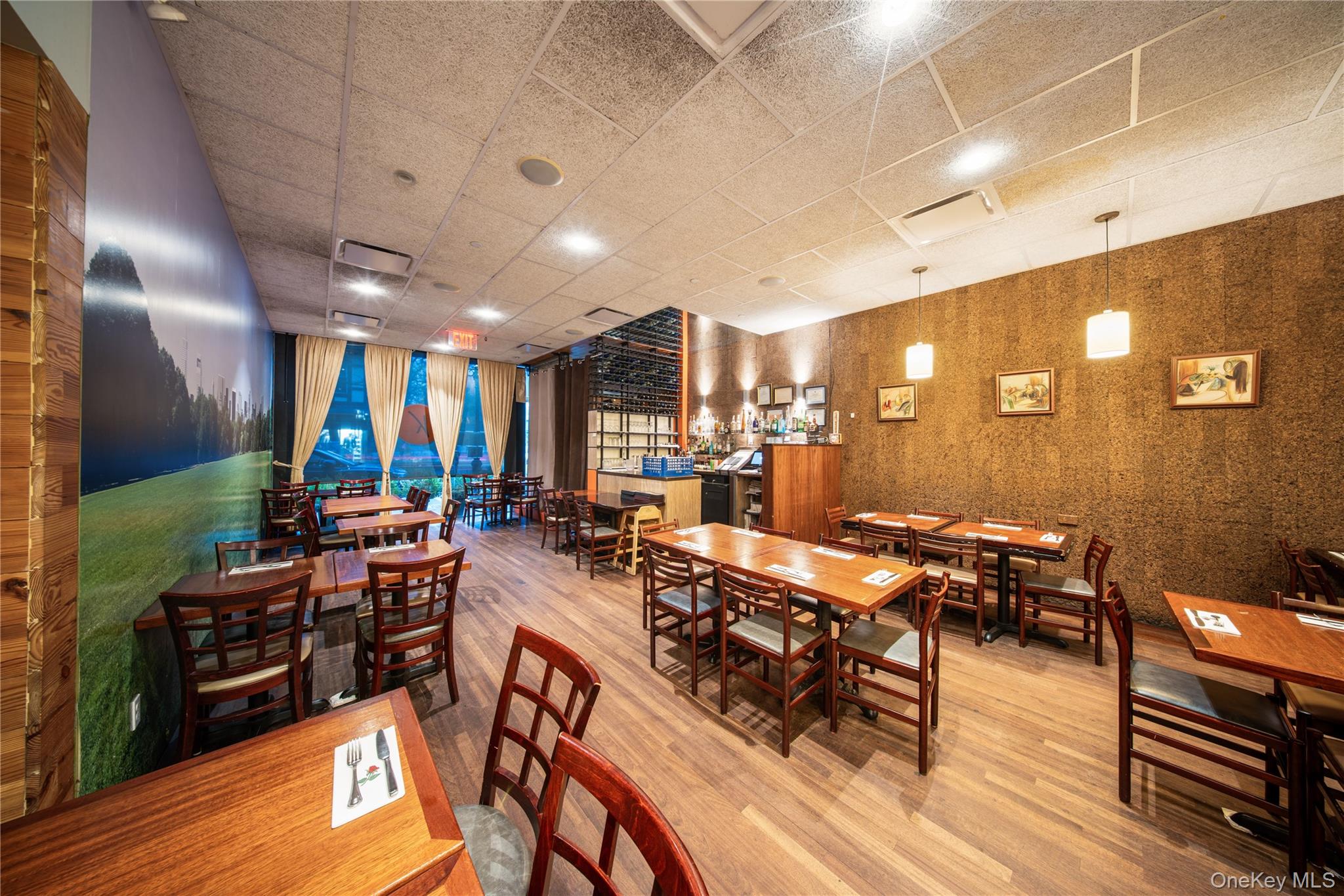 #7 photo, 77 Middle Neck Rd, Great Neck , NY 11021