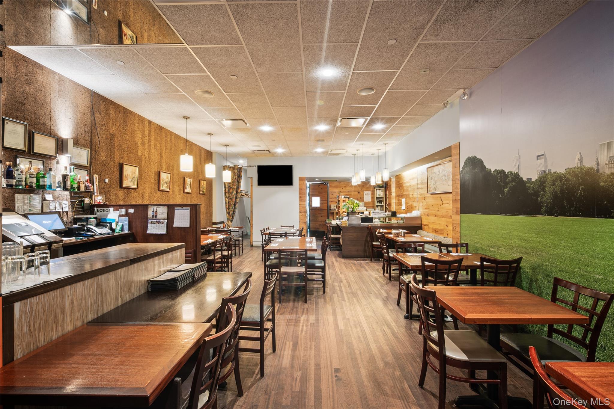 #9 photo, 77 Middle Neck Rd, Great Neck , NY 11021