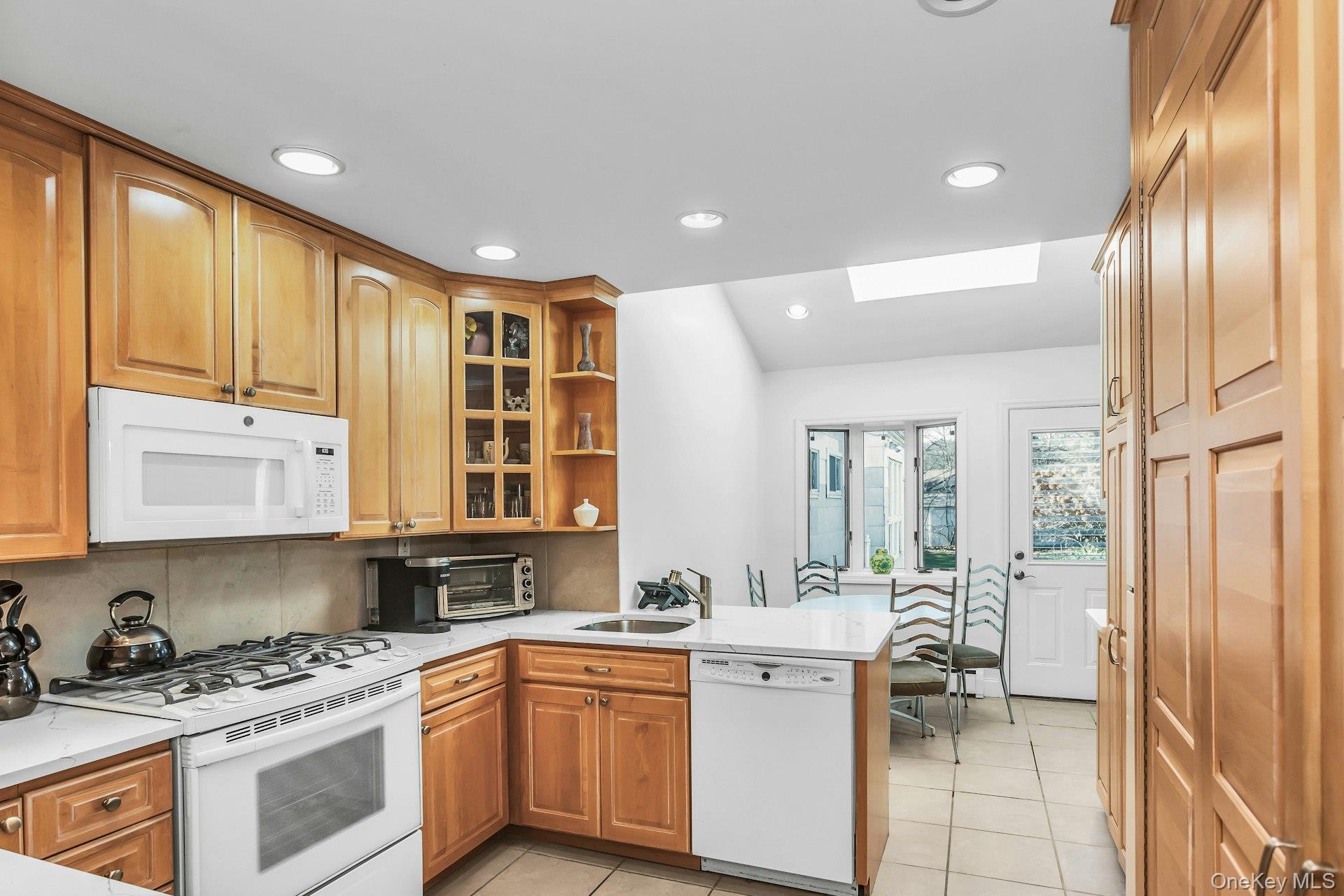 #10 photo, 45 Verleye Avenue, سوفولك East Northport , NY 11731