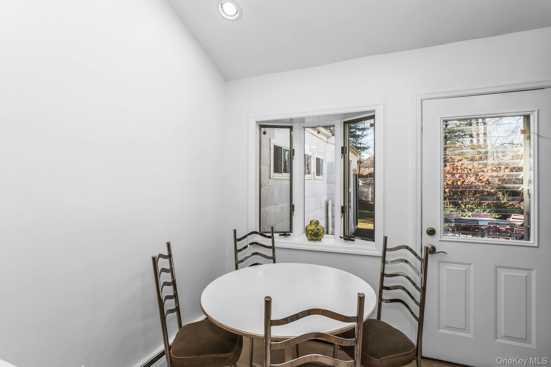 #13 photo, 45 Verleye Avenue, سوفولك East Northport , NY 11731