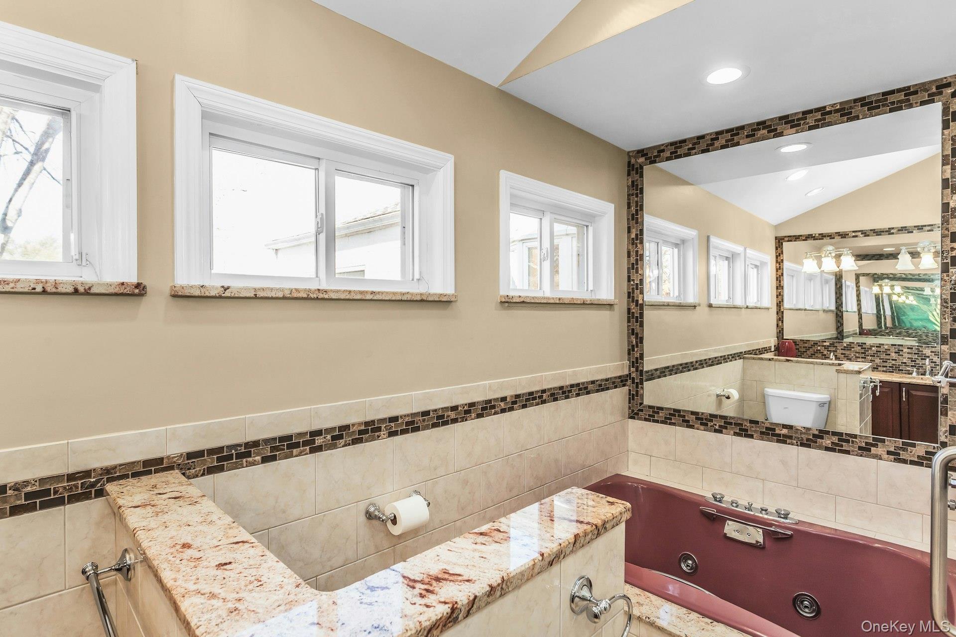 #20 photo, 45 Verleye Avenue, سوفولك East Northport , NY 11731