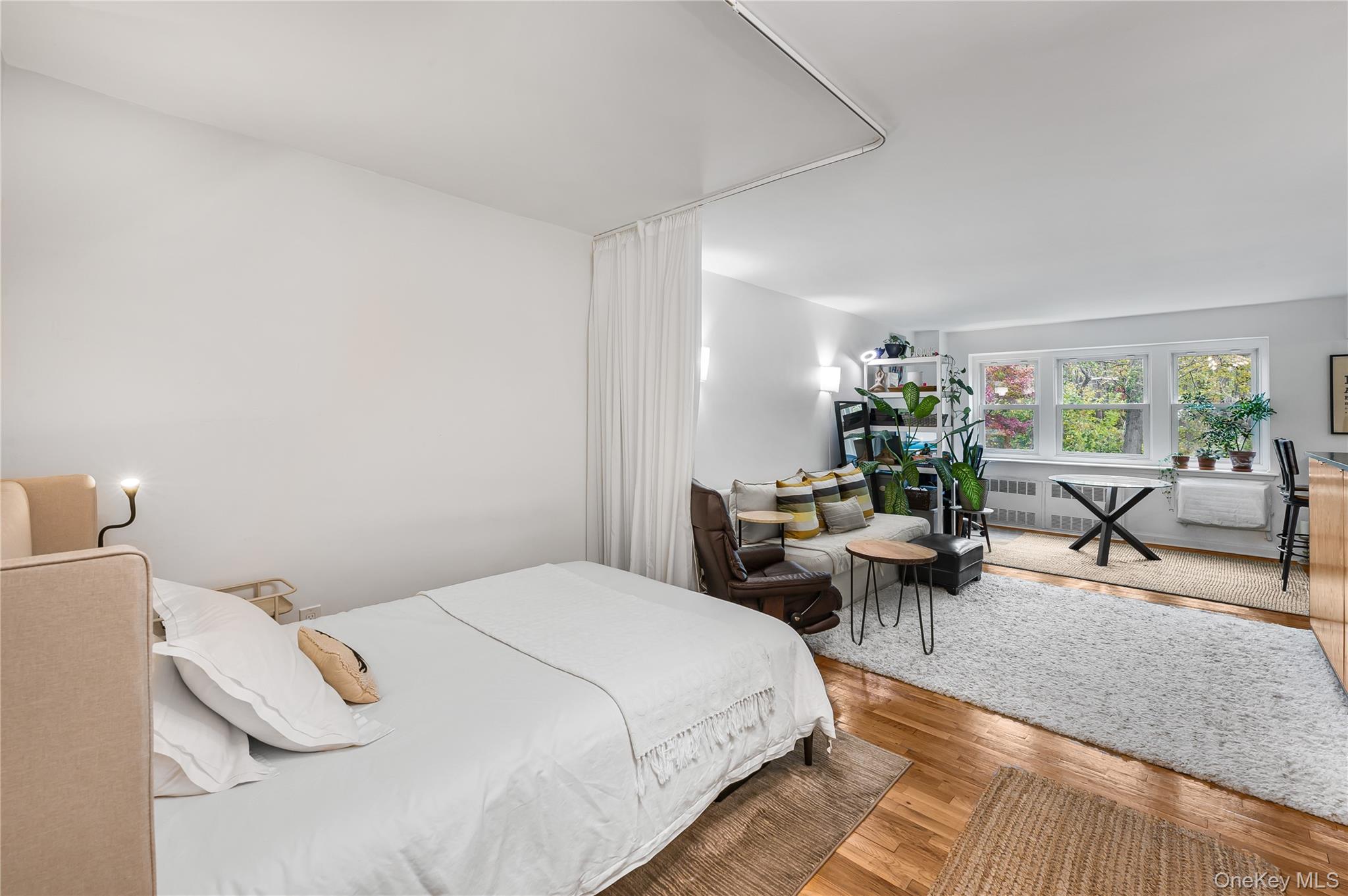 #2 photo, 30 Pearsall Avenue, Glen Cove , NY 11542