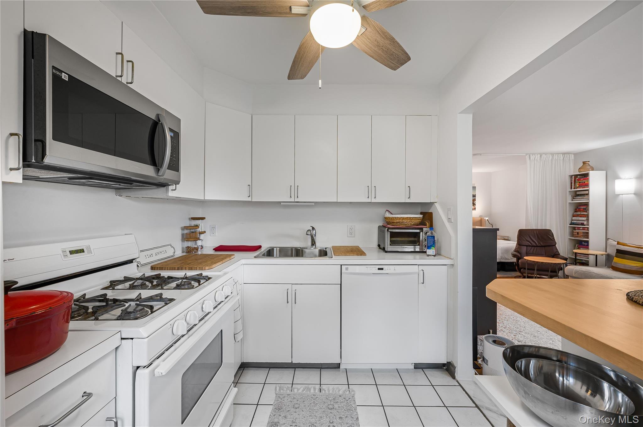 #7 photo, 30 Pearsall Avenue, Glen Cove , NY 11542