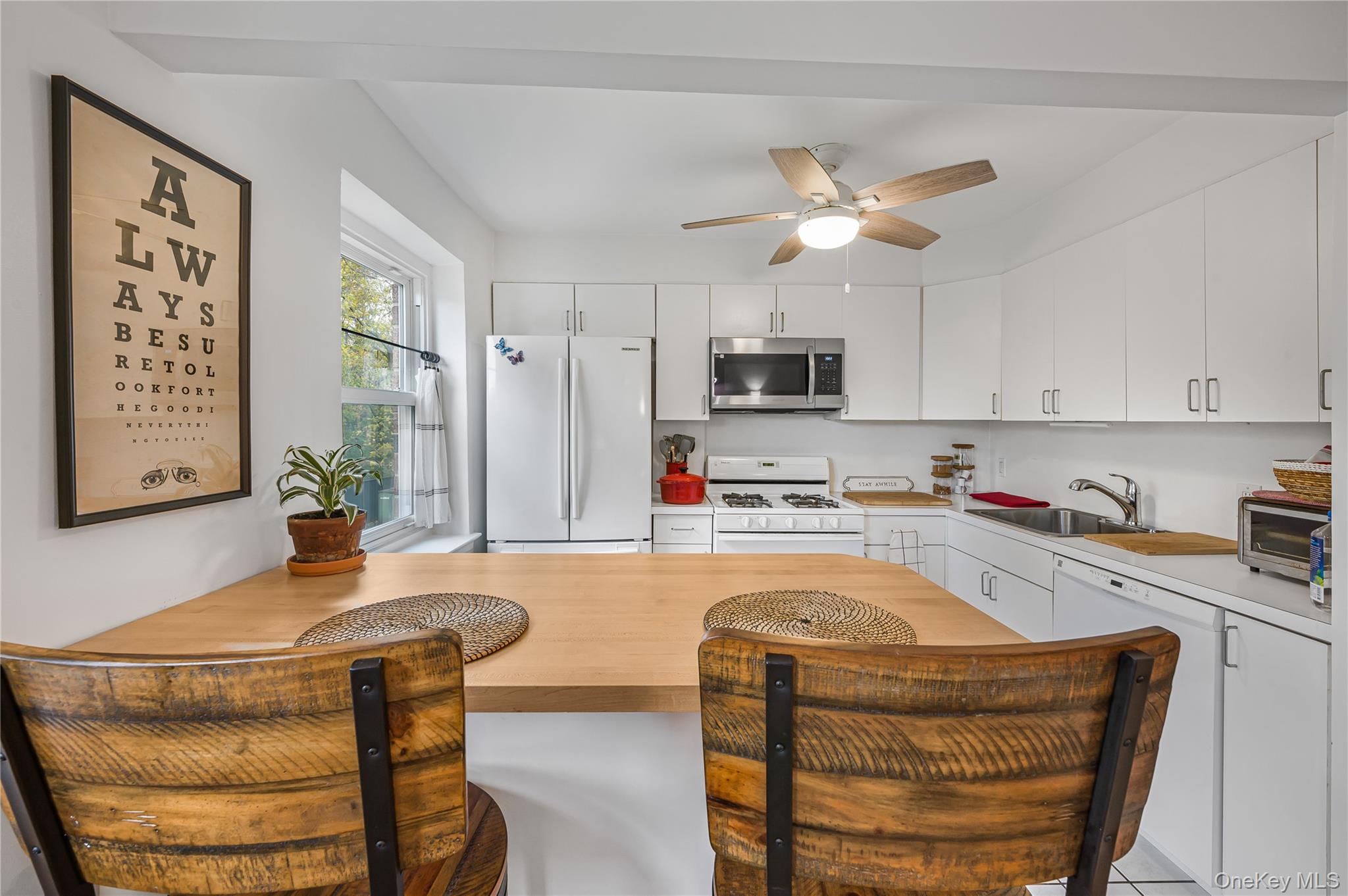 #8 photo, 30 Pearsall Avenue, Glen Cove , NY 11542