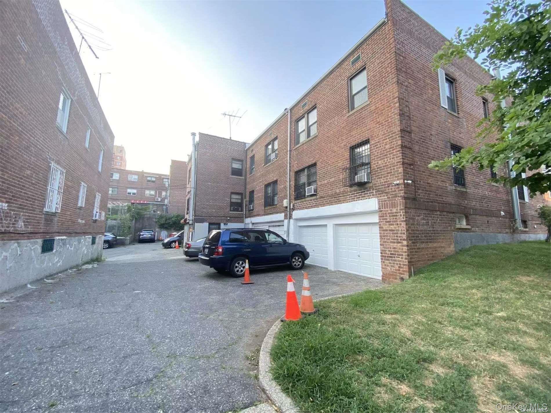 #3 photo, 42-68 Saull Street, Flushing , NY 11355