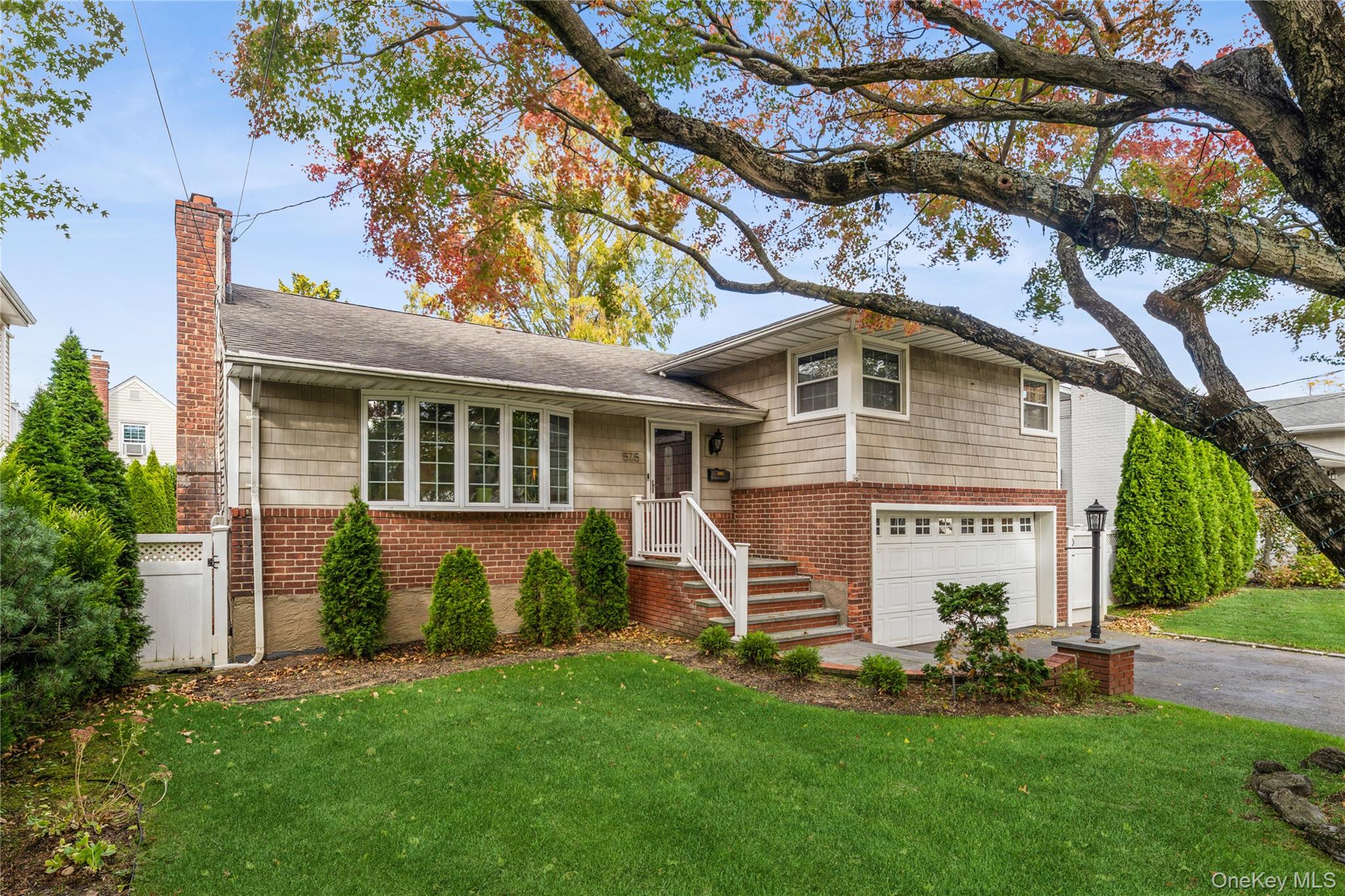 #1 photo, 575 Cornwell Avenue, Malverne , NY 11565