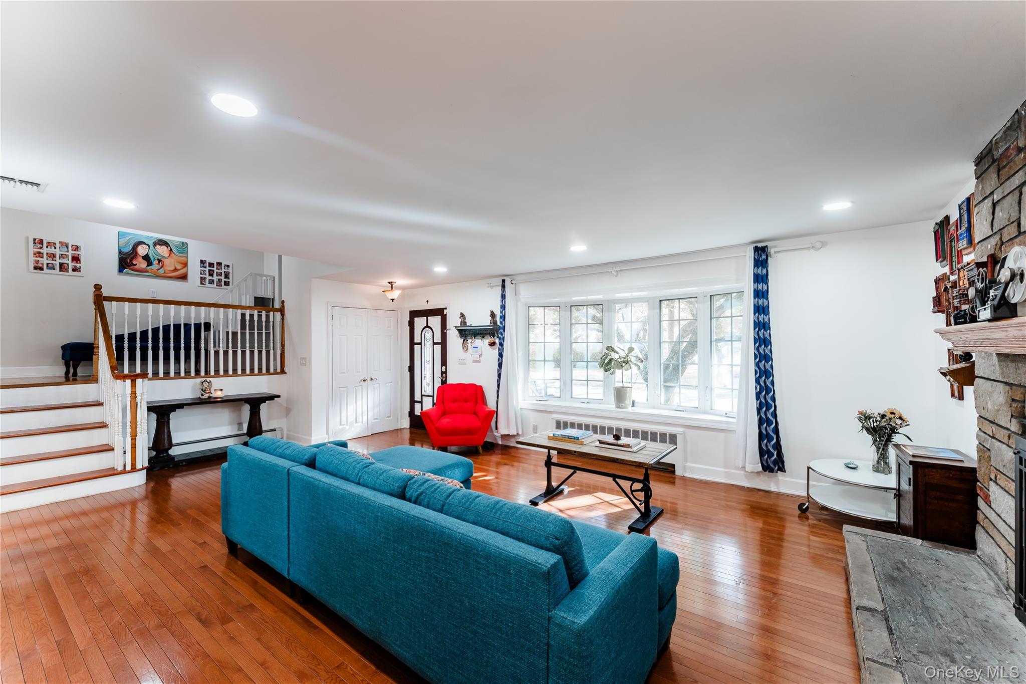 #2 photo, 575 Cornwell Avenue, Malverne , NY 11565