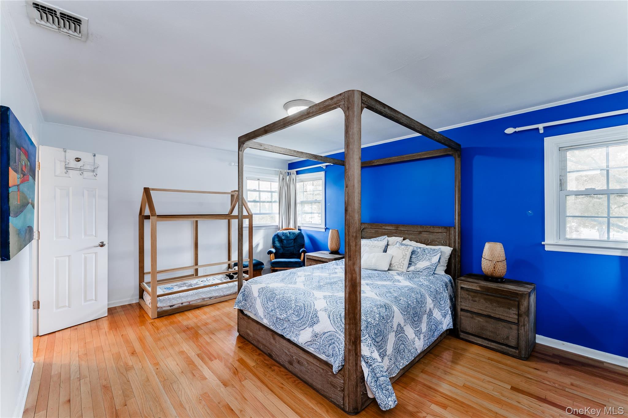 #20 photo, 575 Cornwell Avenue, Malverne , NY 11565