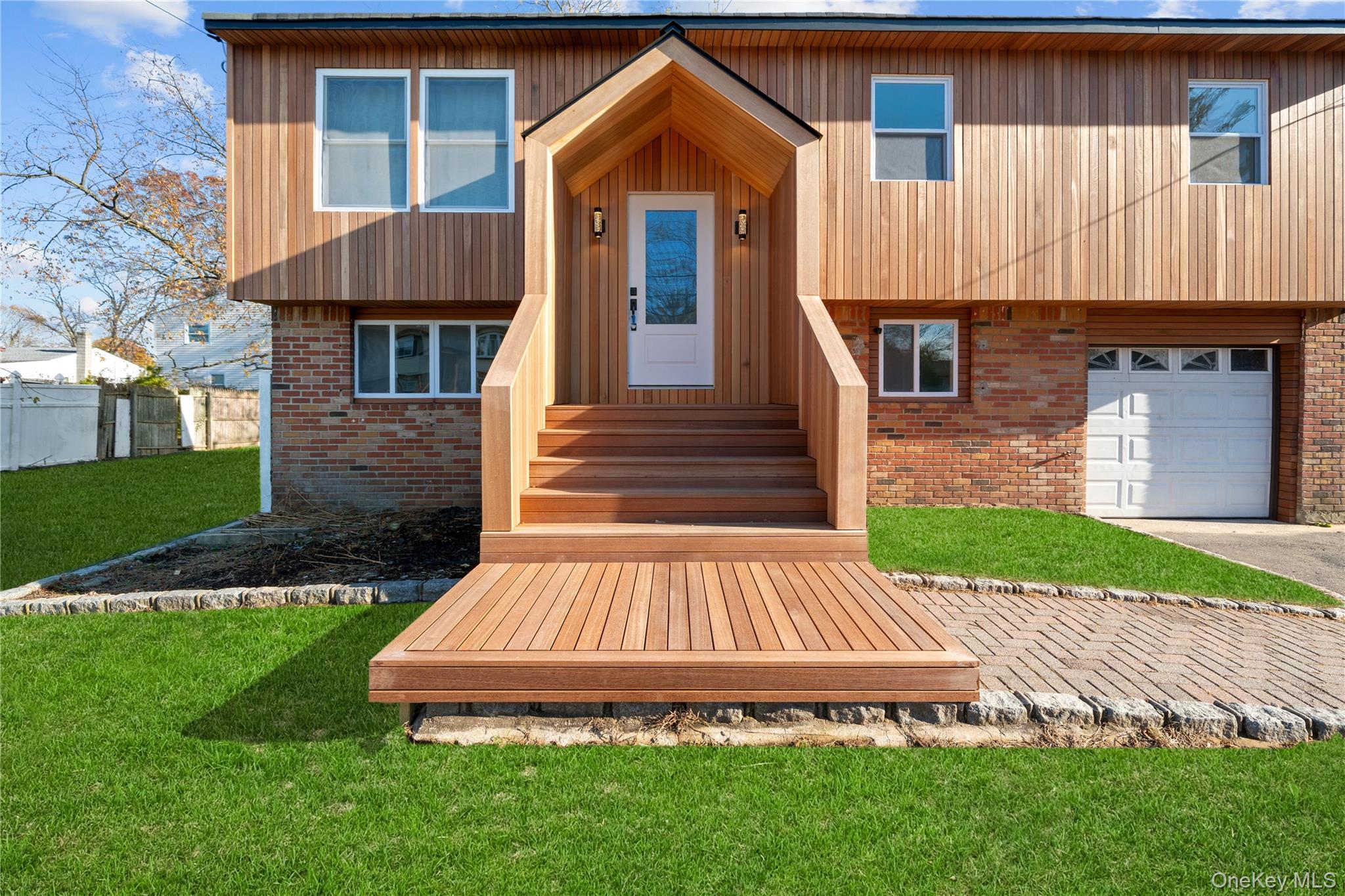 #1 photo, 61 Lincoln Avenue, サフォーク郡 Deer Park , NY 11729