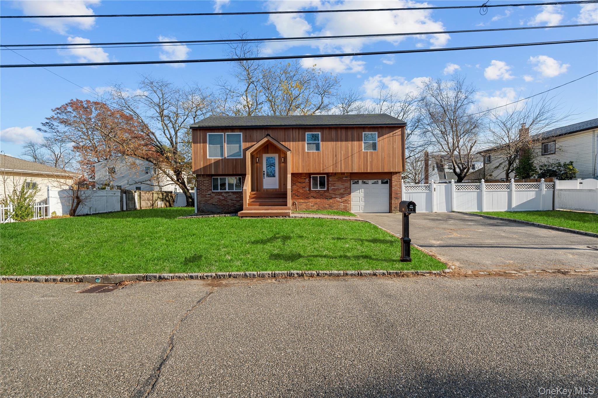 #4 photo, 61 Lincoln Avenue, サフォーク郡 Deer Park , NY 11729