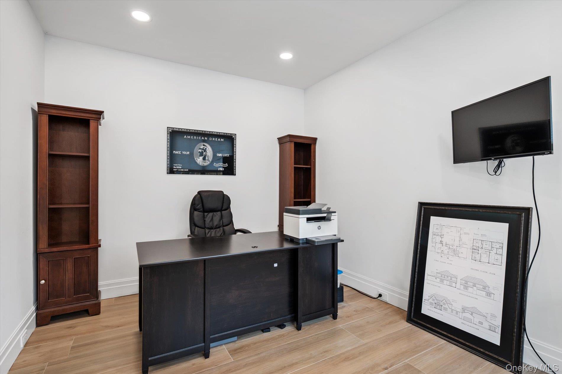 #17 photo, 7 Barrington Place, Melville , NY 11747