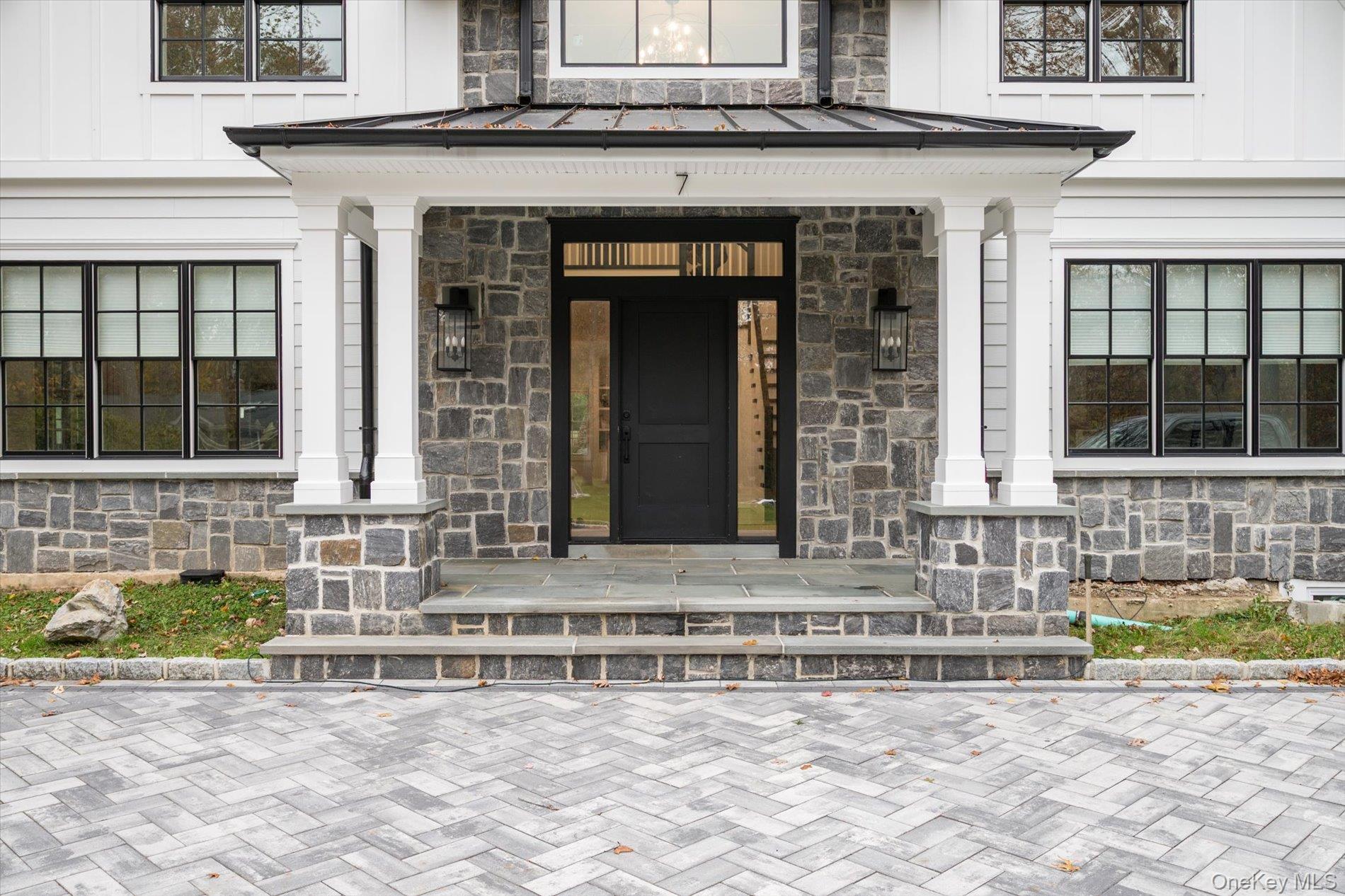 #3 photo, 7 Barrington Place, Melville , NY 11747