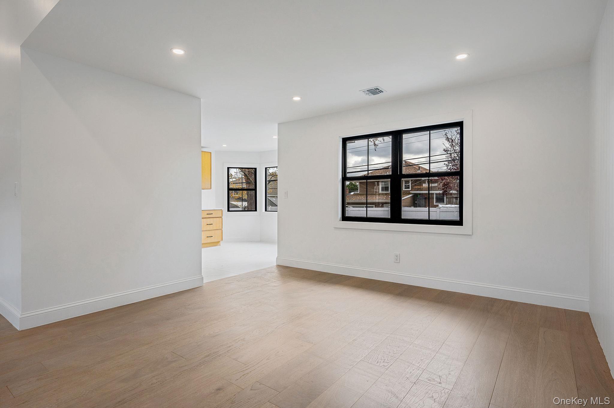 #11 photo, 556 N Suffolk Avenue, Massapequa , NY 11758