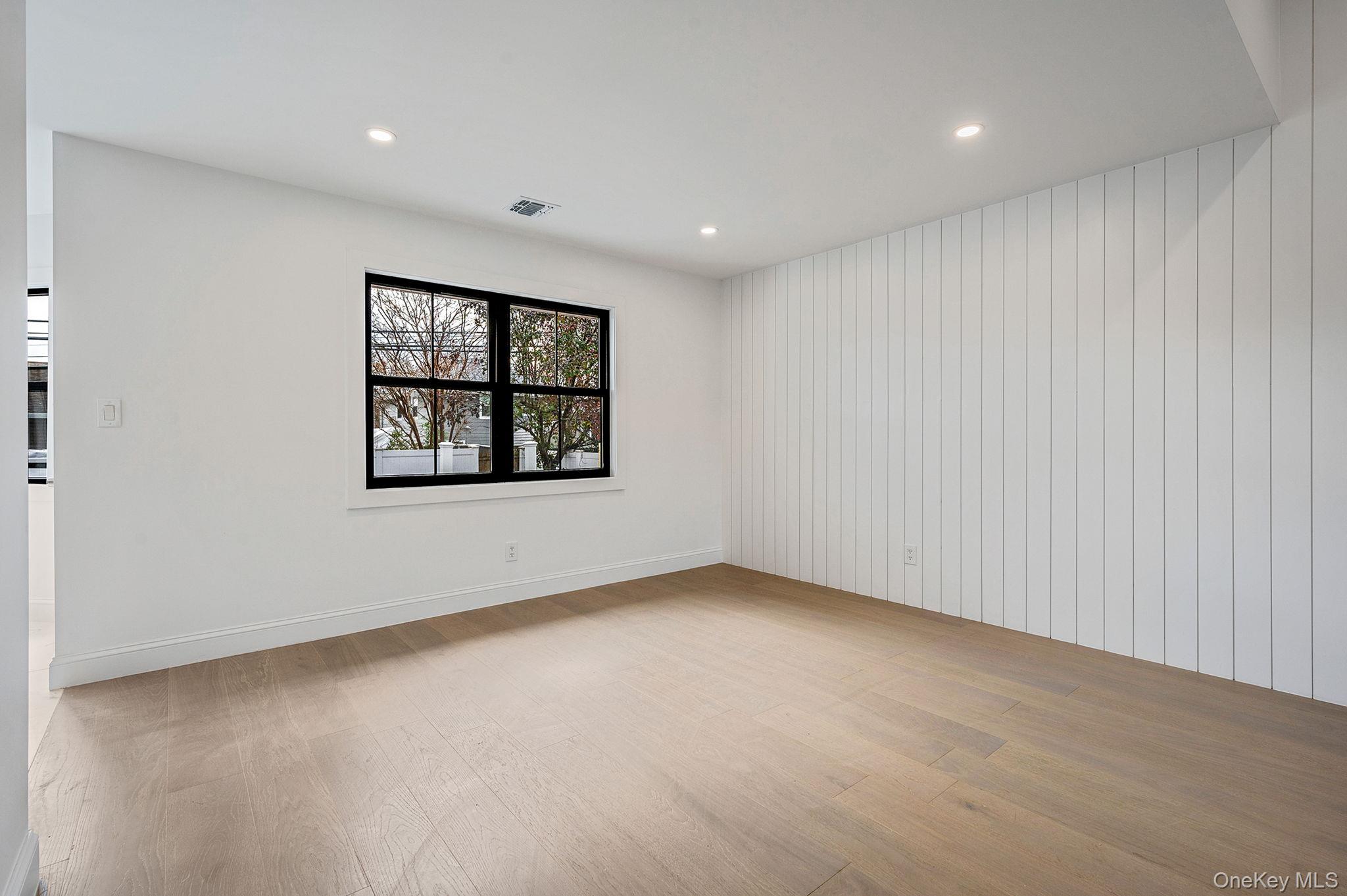 #12 photo, 556 N Suffolk Avenue, Massapequa , NY 11758