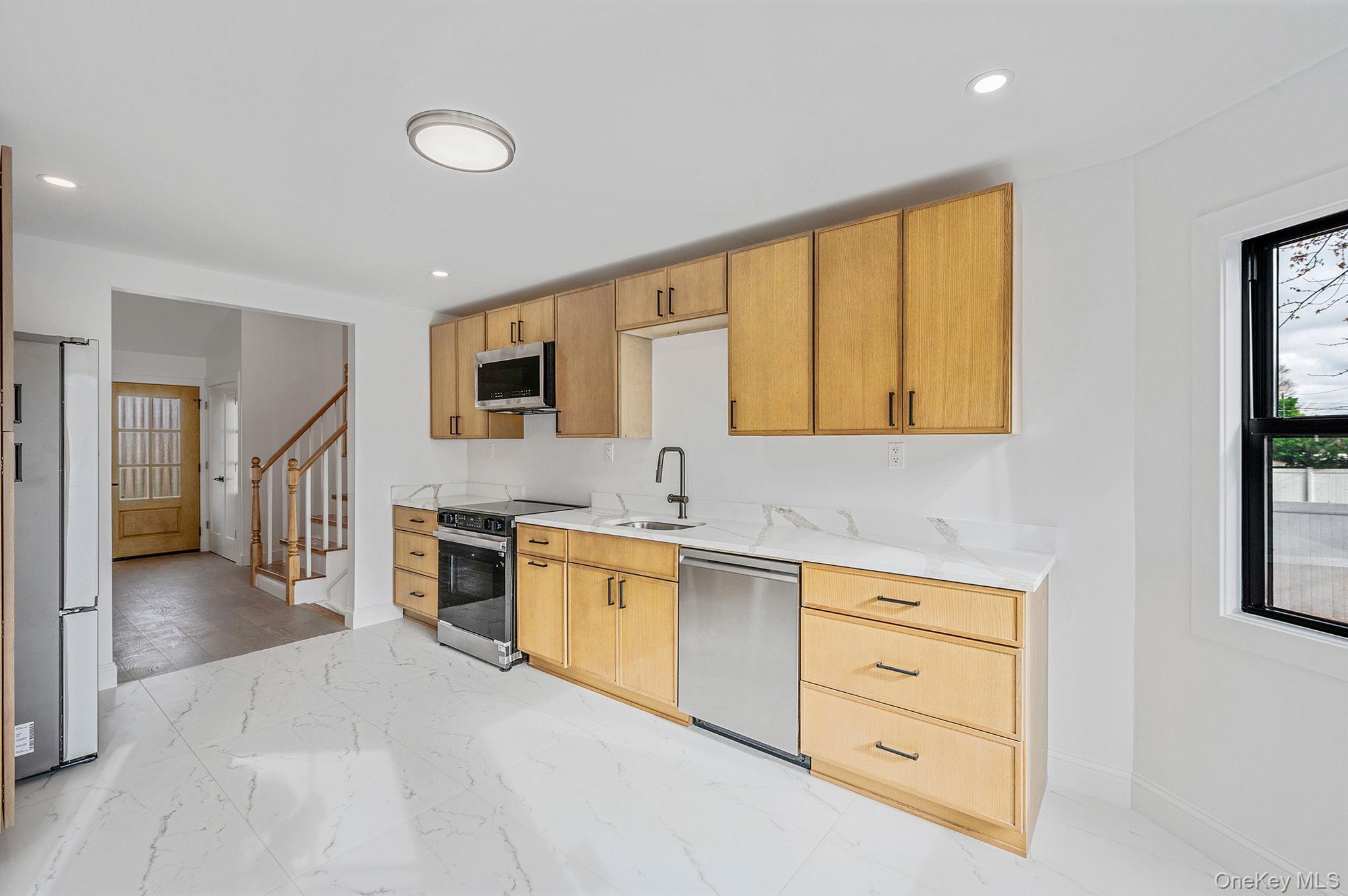 #15 photo, 556 N Suffolk Avenue, Massapequa , NY 11758