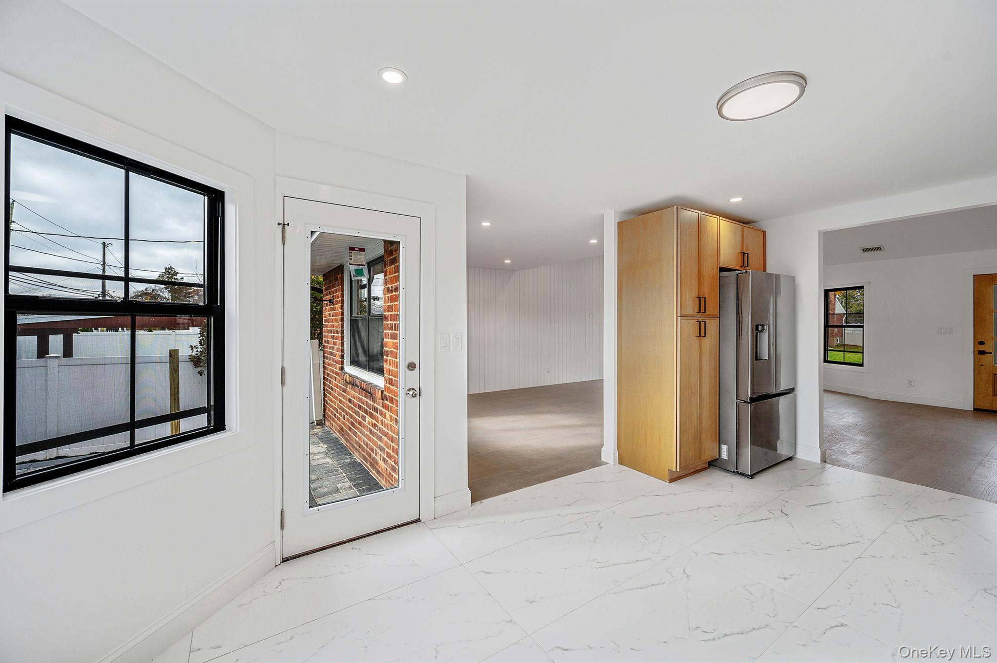 #16 photo, 556 N Suffolk Avenue, Massapequa , NY 11758