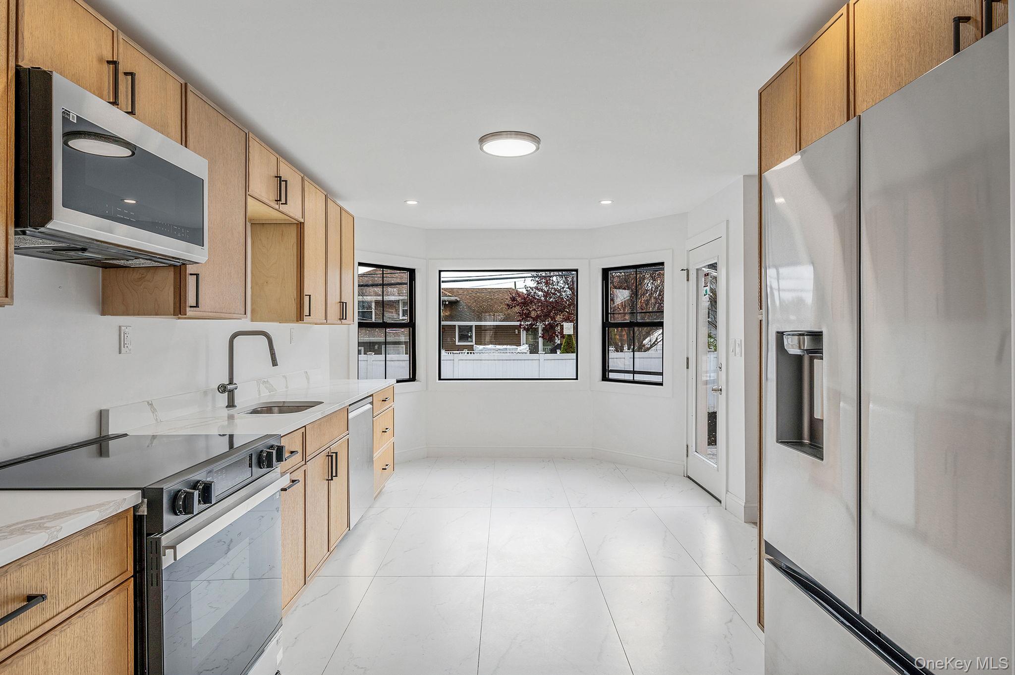 #18 photo, 556 N Suffolk Avenue, Massapequa , NY 11758