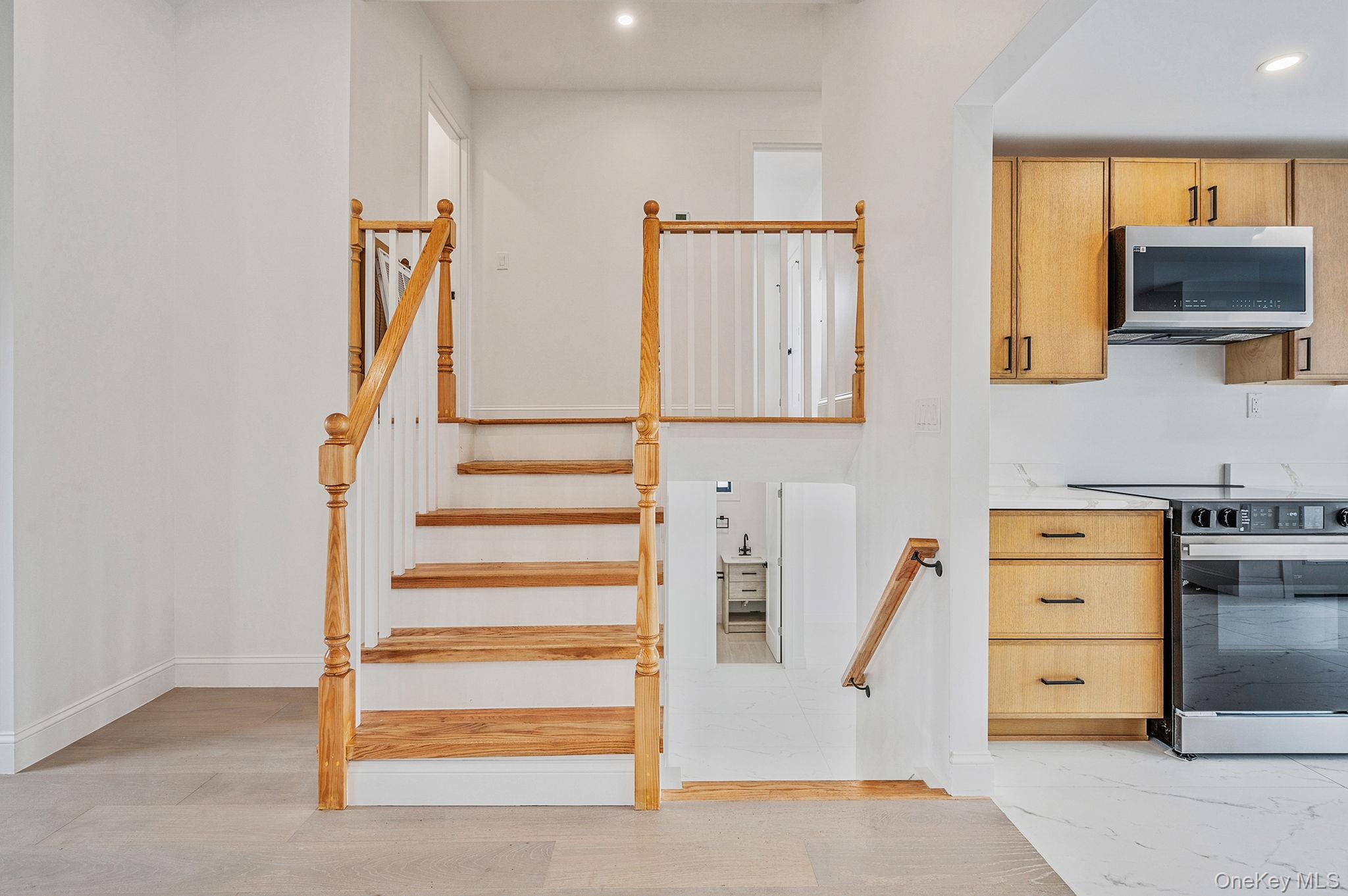 #19 photo, 556 N Suffolk Avenue, Massapequa , NY 11758