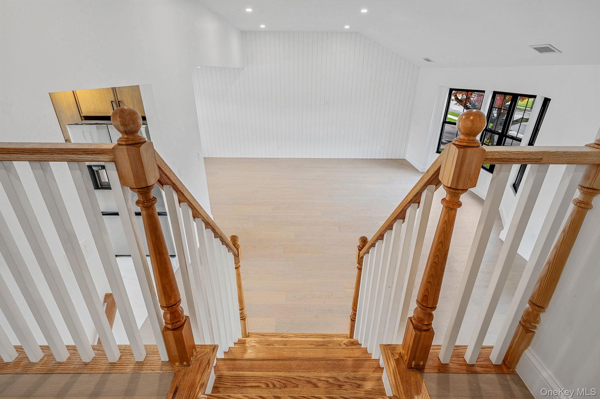 #20 photo, 556 N Suffolk Avenue, Massapequa , NY 11758