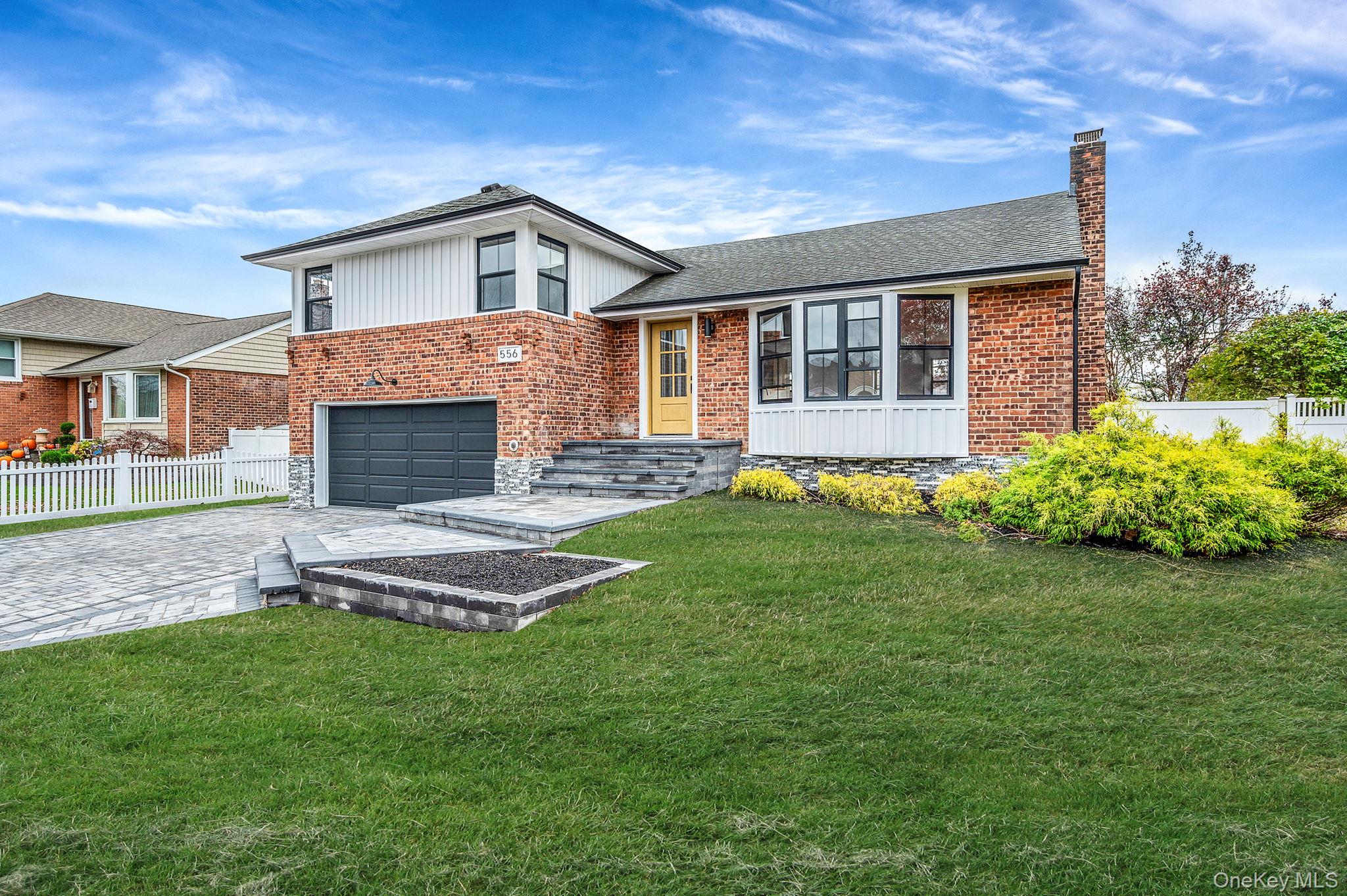 #3 photo, 556 N Suffolk Avenue, Massapequa , NY 11758