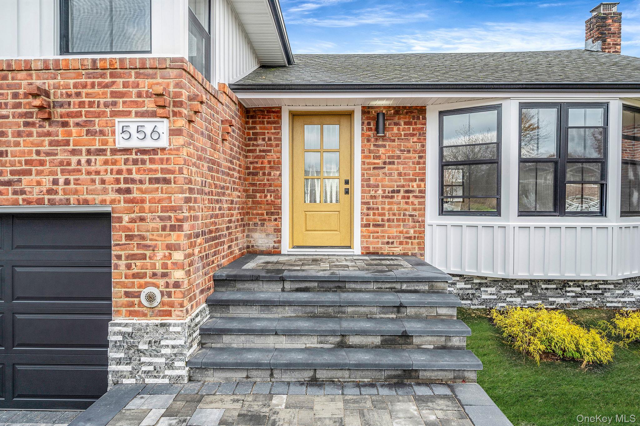 #4 photo, 556 N Suffolk Avenue, Massapequa , NY 11758