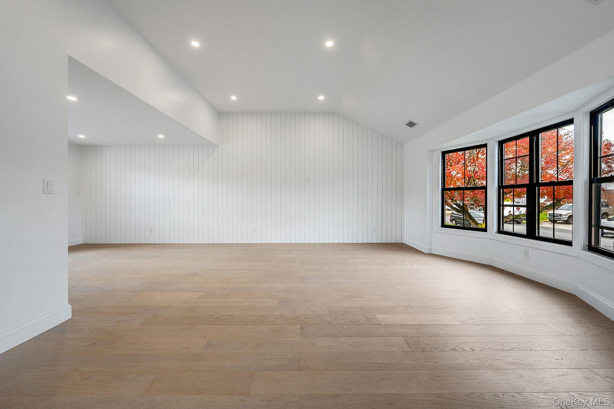 #5 photo, 556 N Suffolk Avenue, Massapequa , NY 11758