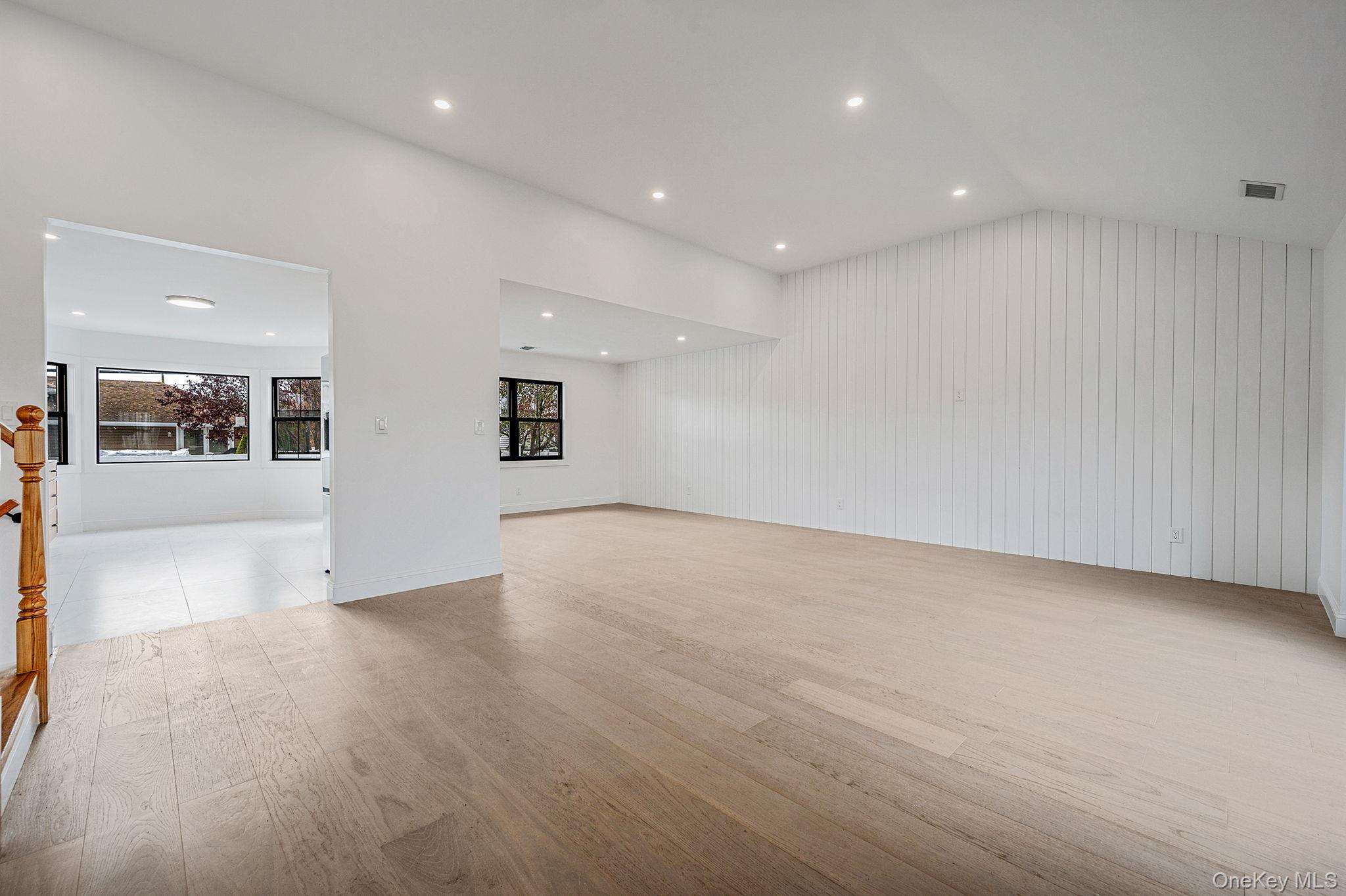 #6 photo, 556 N Suffolk Avenue, Massapequa , NY 11758