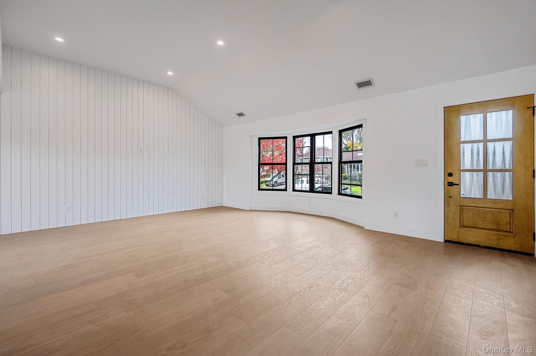 #7 photo, 556 N Suffolk Avenue, Massapequa , NY 11758