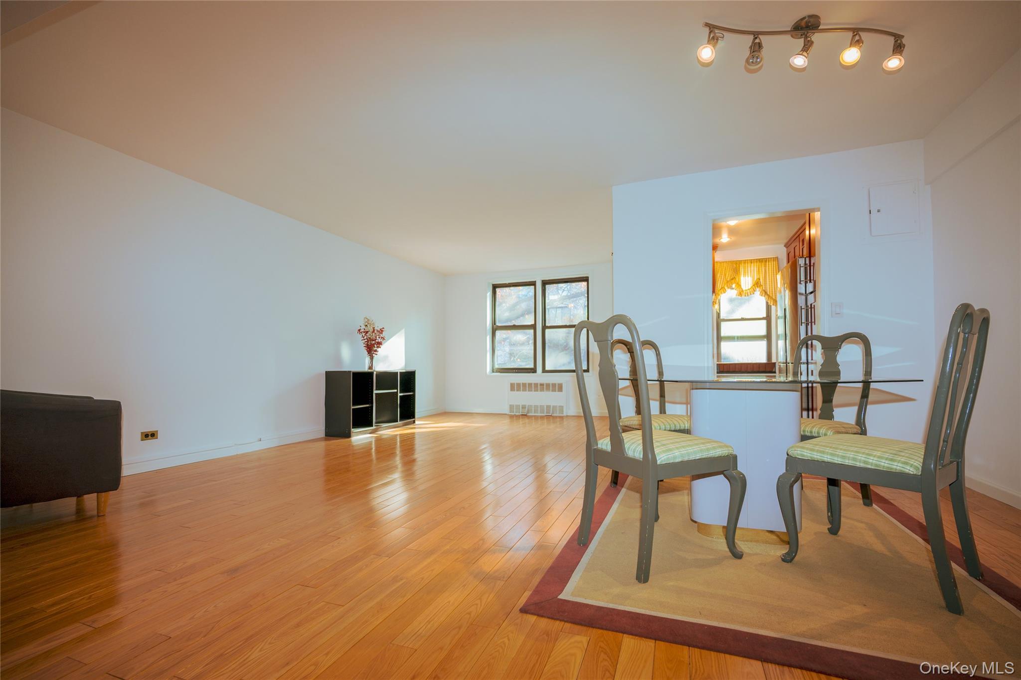 #12 photo, 33-44 Junction Boulevard, Jackson Heights , NY 11372