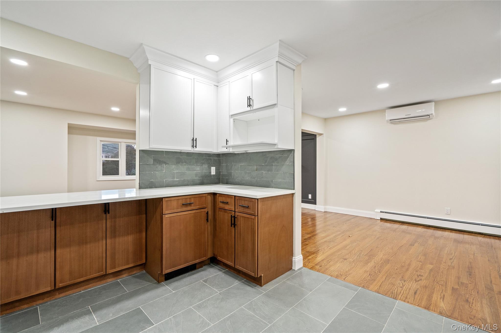 #11 photo, 434 W Main Street, Huntington , NY 11743