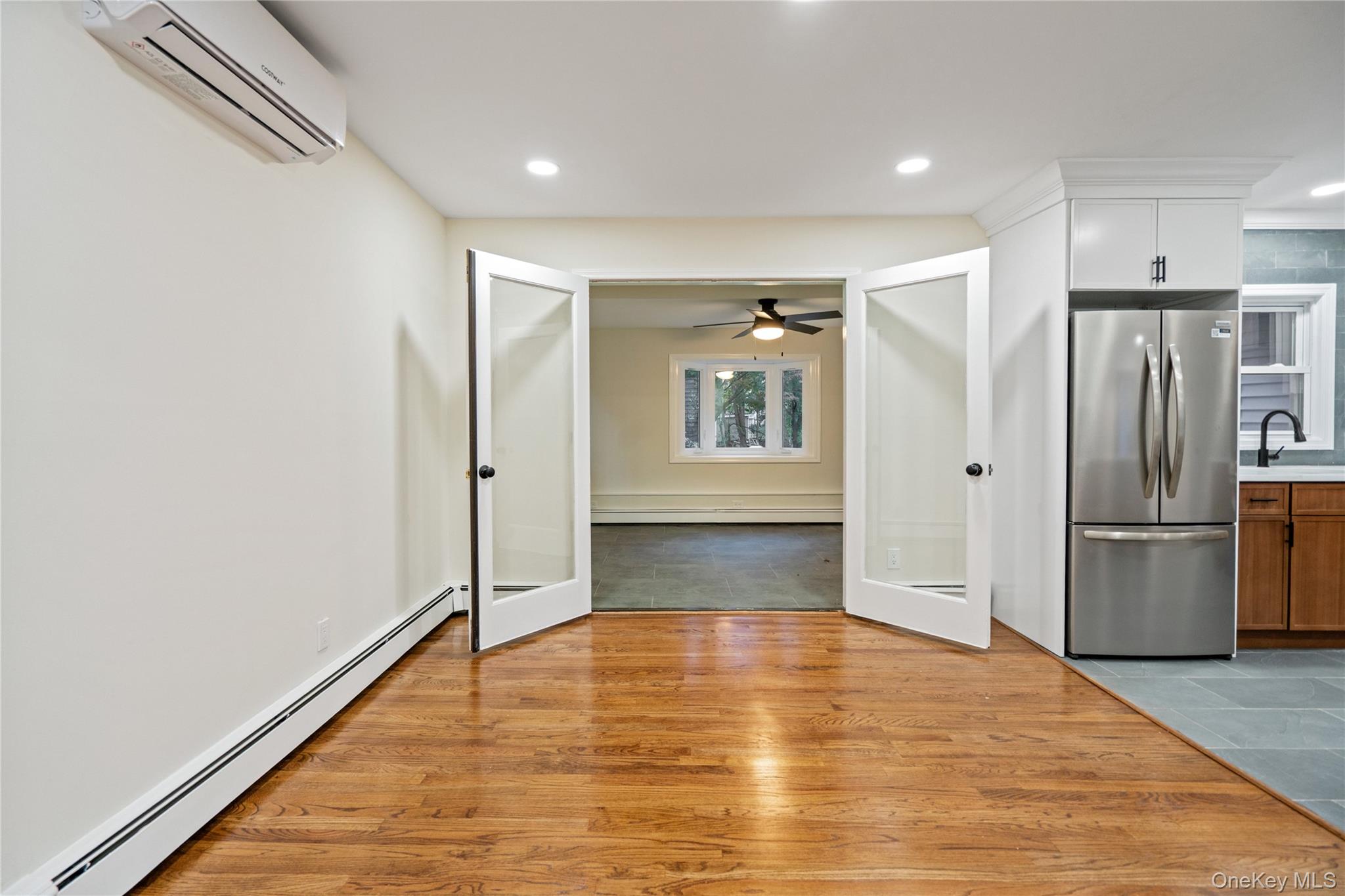 #15 photo, 434 W Main Street, Huntington , NY 11743