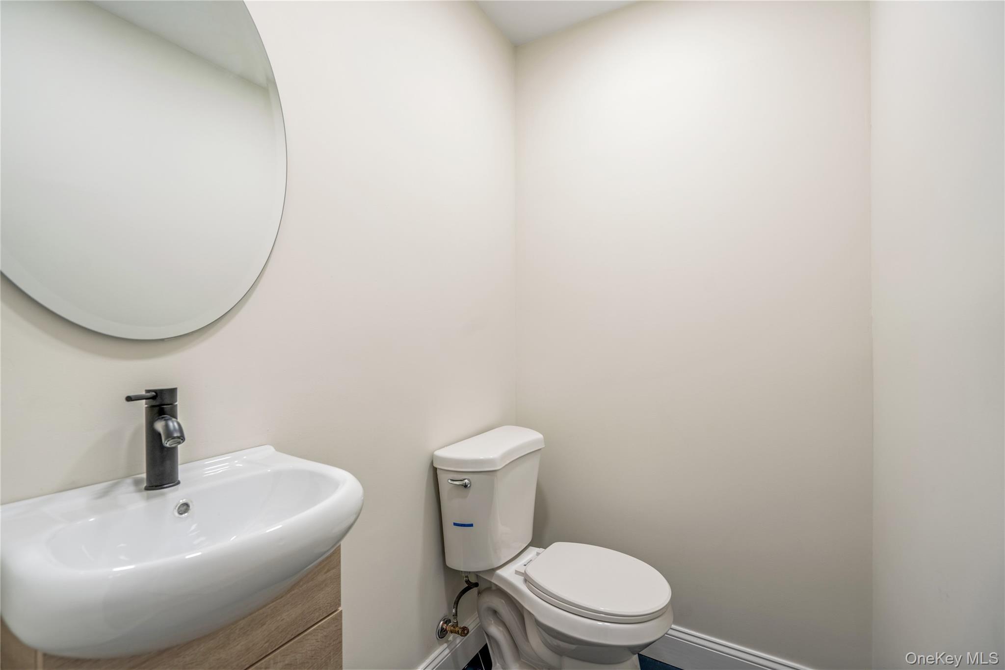 #20 photo, 434 W Main Street, Huntington , NY 11743