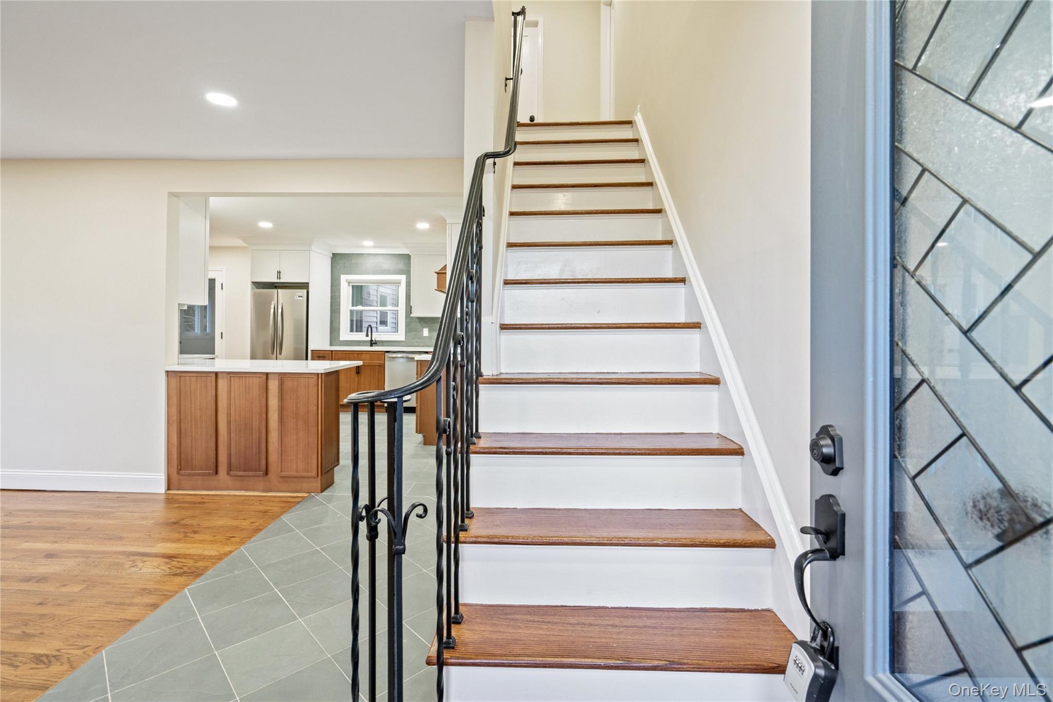 #3 photo, 434 W Main Street, Huntington , NY 11743