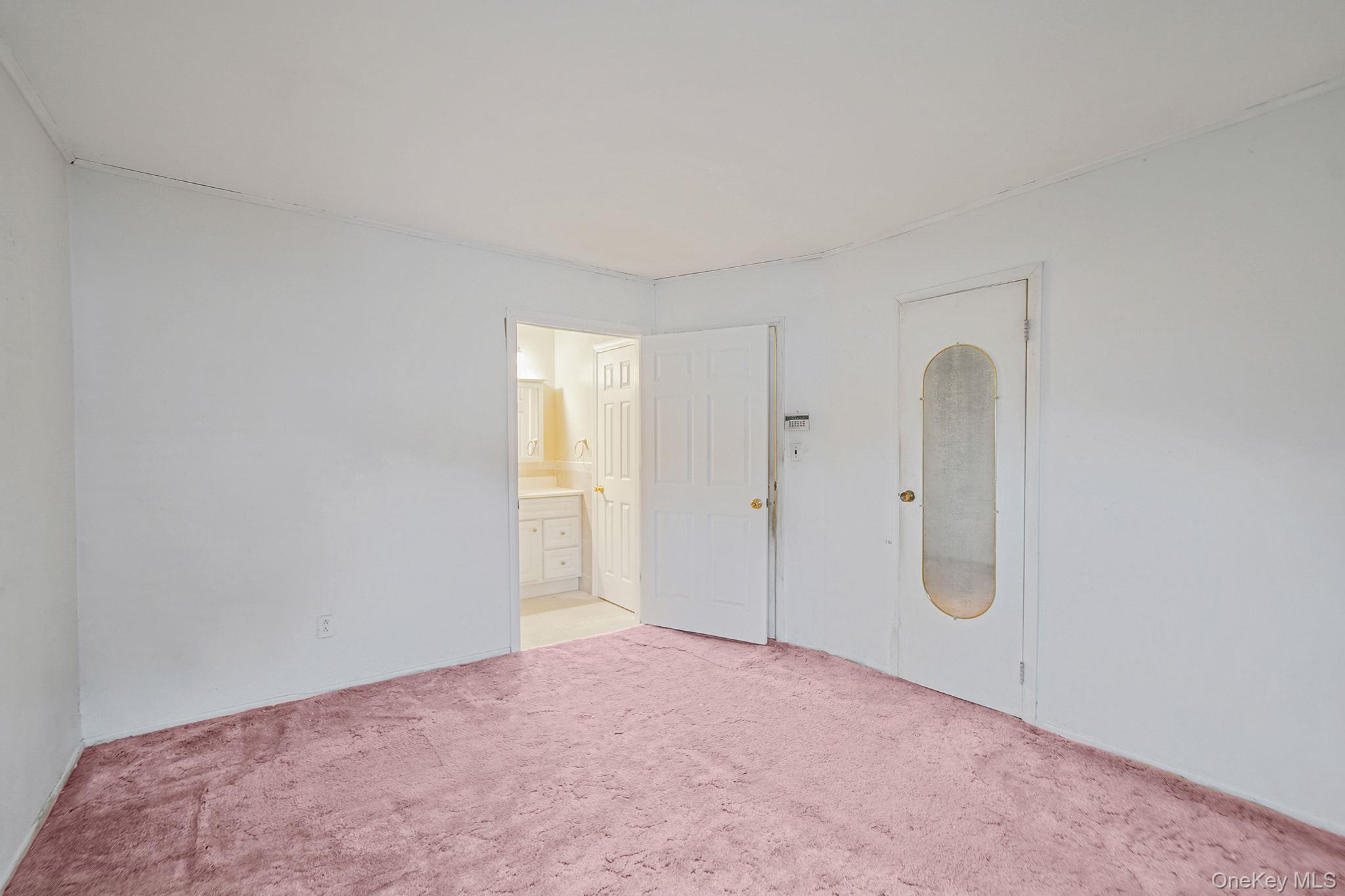 #13 photo, 98 Rose Place, サフォーク郡 Selden , NY 11784