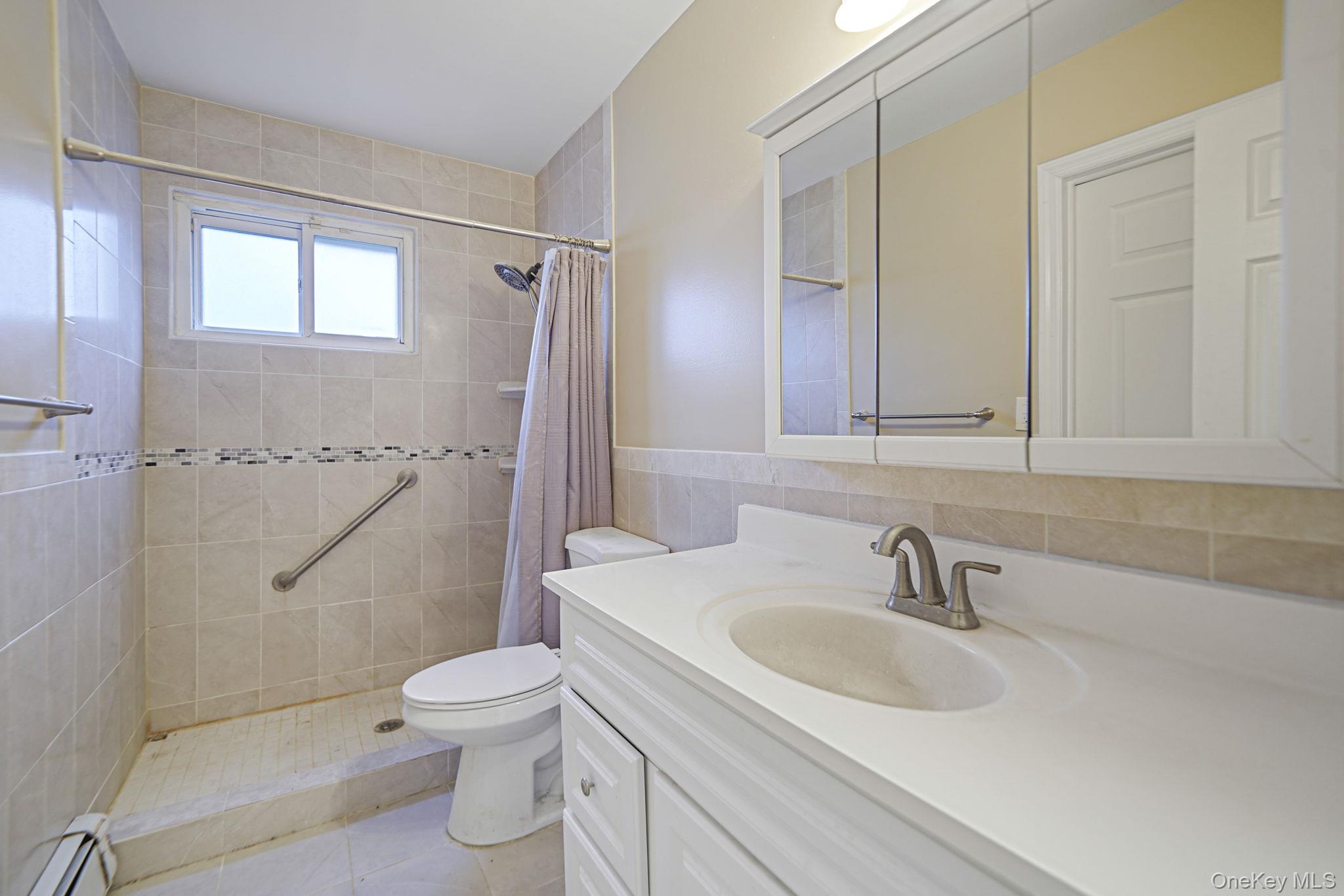 #14 photo, 98 Rose Place, サフォーク郡 Selden , NY 11784