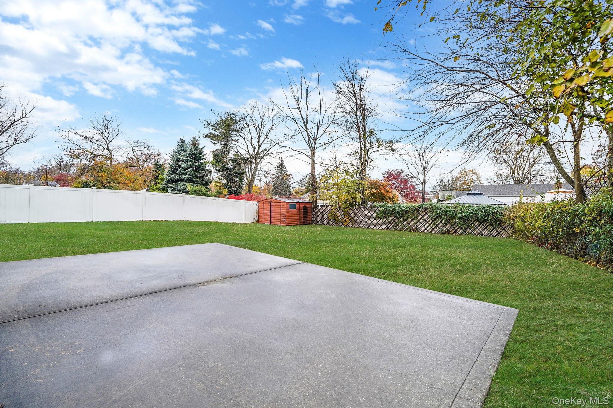 #19 photo, 98 Rose Place, サフォーク郡 Selden , NY 11784