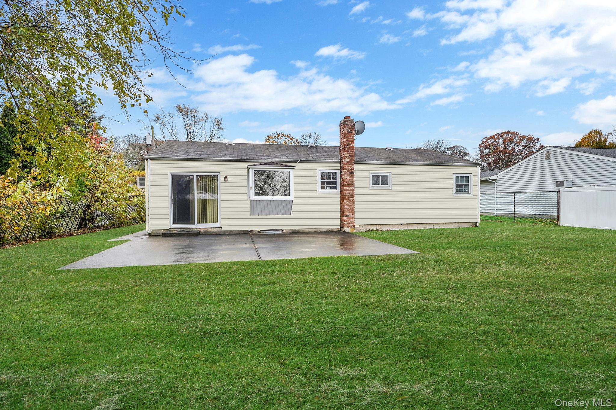 #20 photo, 98 Rose Place, サフォーク郡 Selden , NY 11784