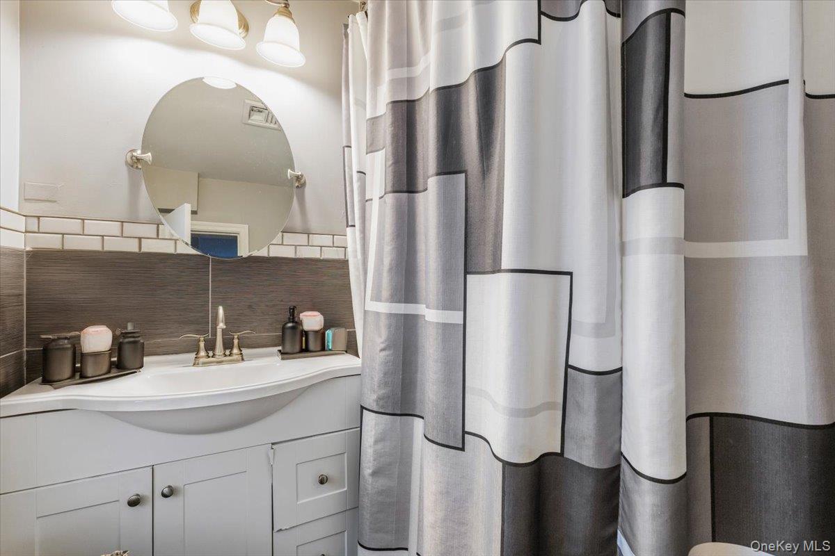 #18 photo, 47 Edgecliff Terrace, Yonkers , NY 10705