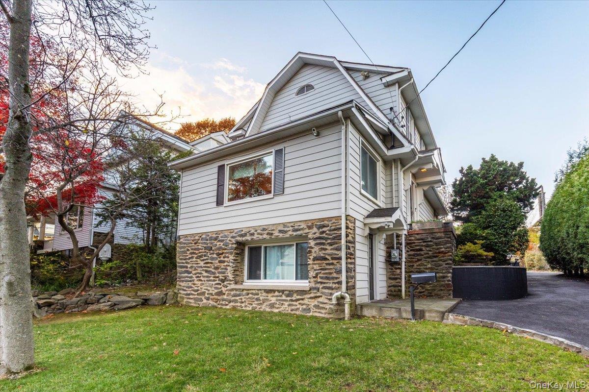 #2 photo, 47 Edgecliff Terrace, Yonkers , NY 10705