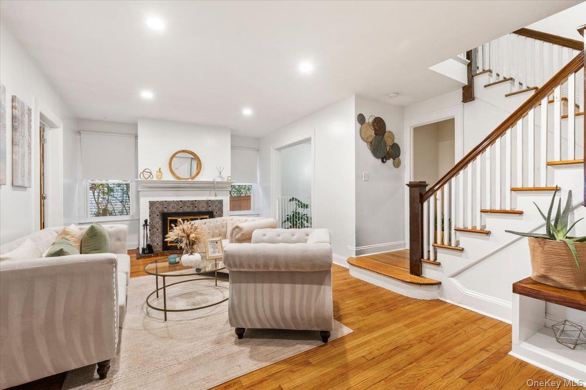 #6 photo, 47 Edgecliff Terrace, Yonkers , NY 10705