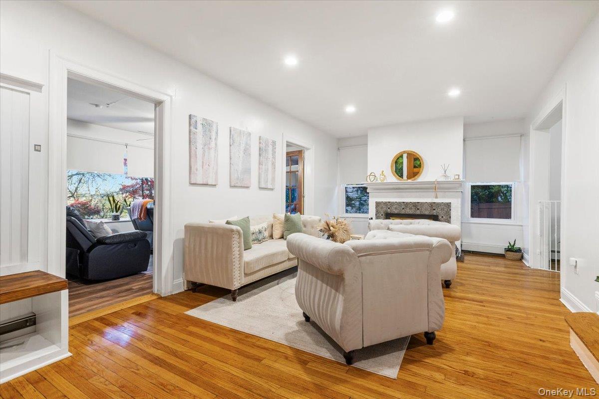 #7 photo, 47 Edgecliff Terrace, Yonkers , NY 10705