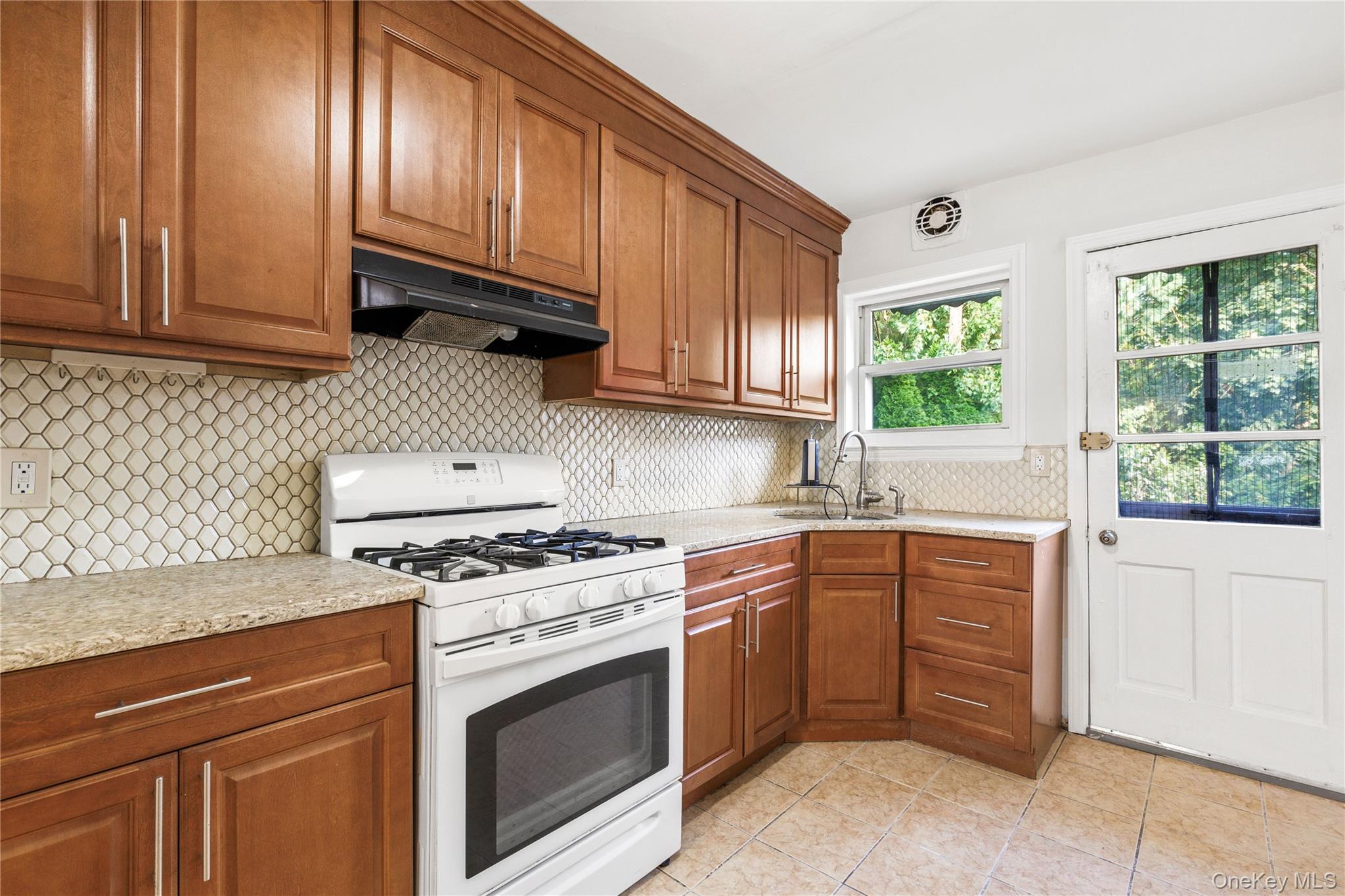 #10 photo, 3766 Bronxwood Avenue, Bronx , NY 10469